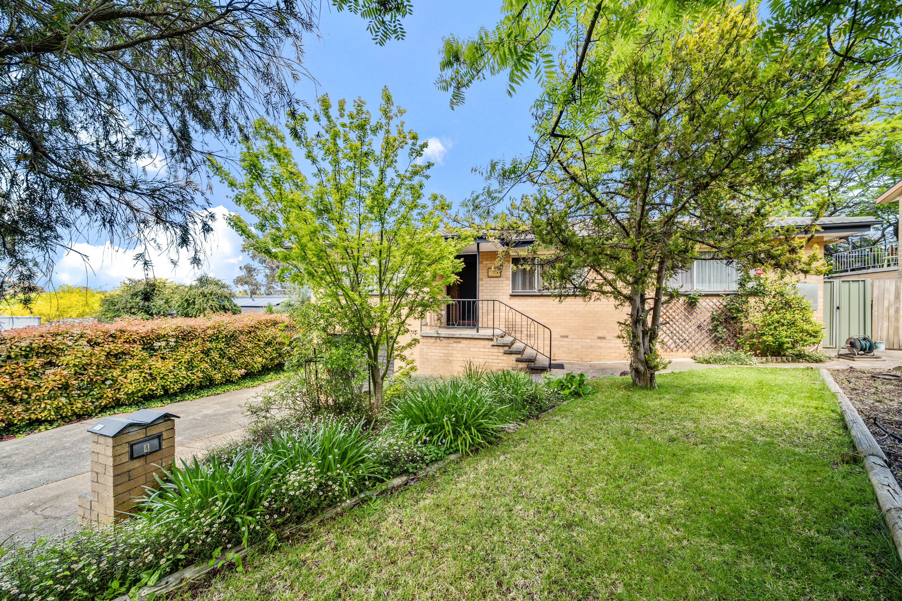 4 Lowe Court, Charnwood, ACT 2615