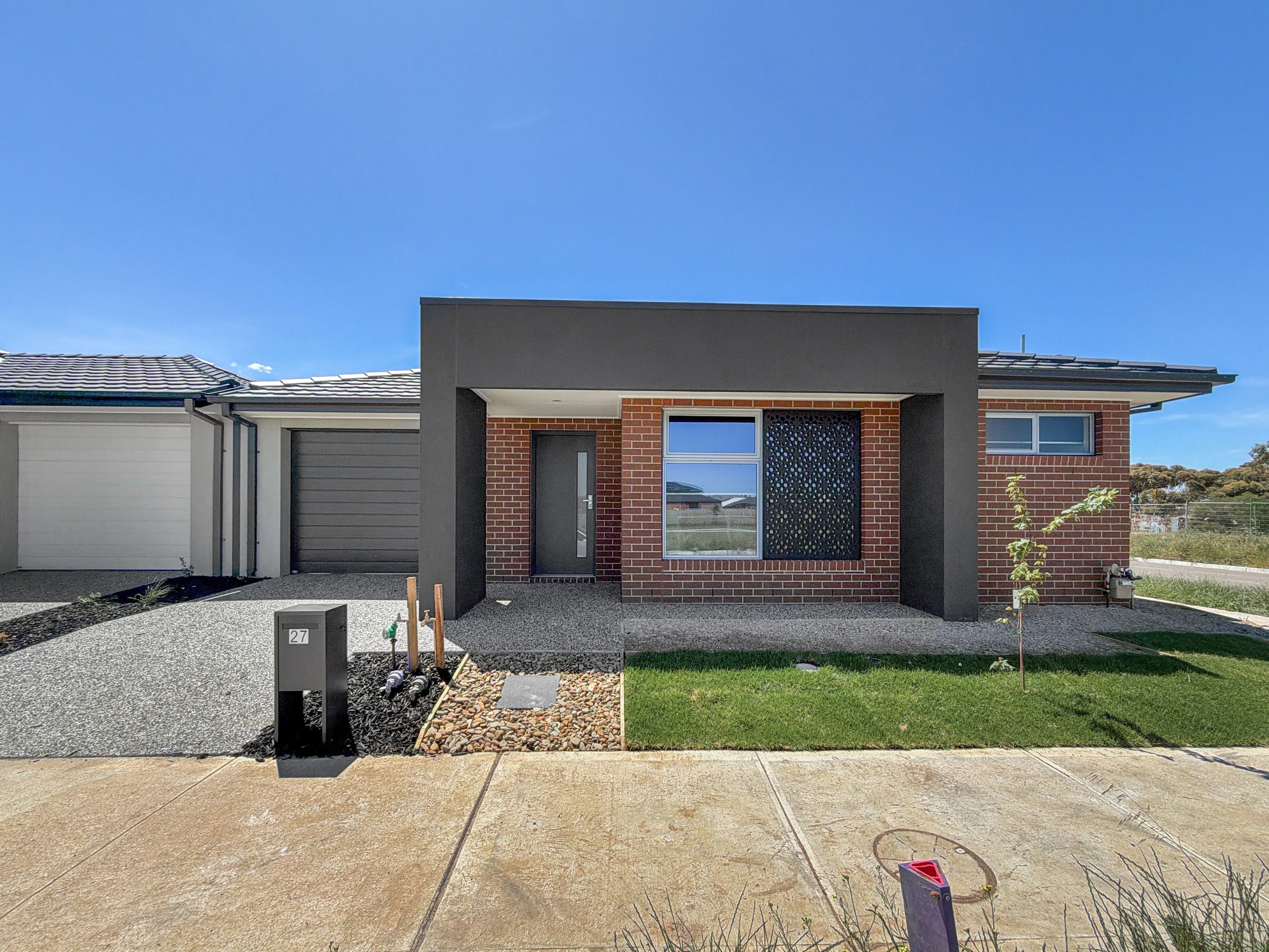 27 Wymar Circuit — photo from Ray White Deer Park
