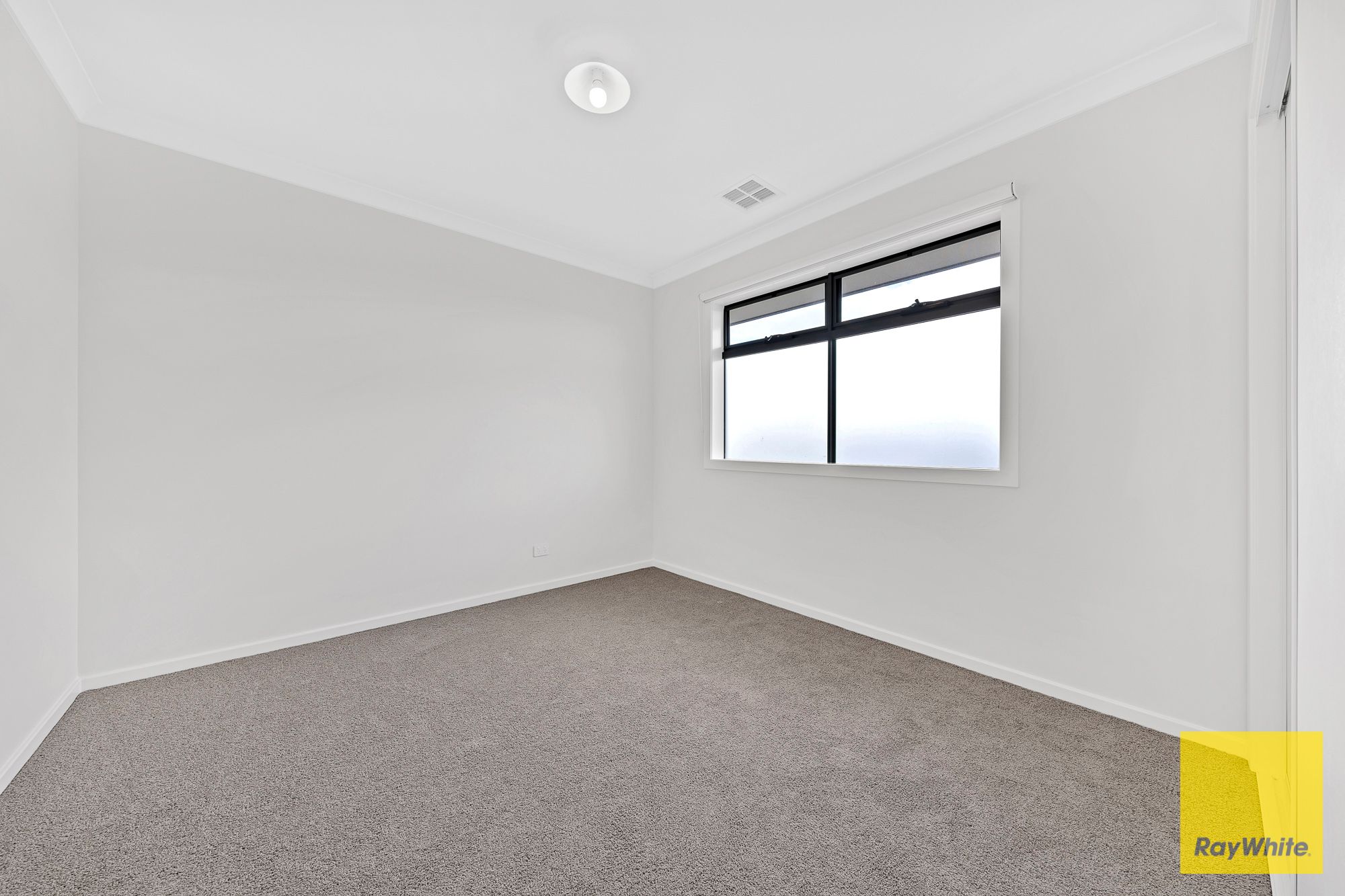 34 Varnish Road — photo 12 of 17
