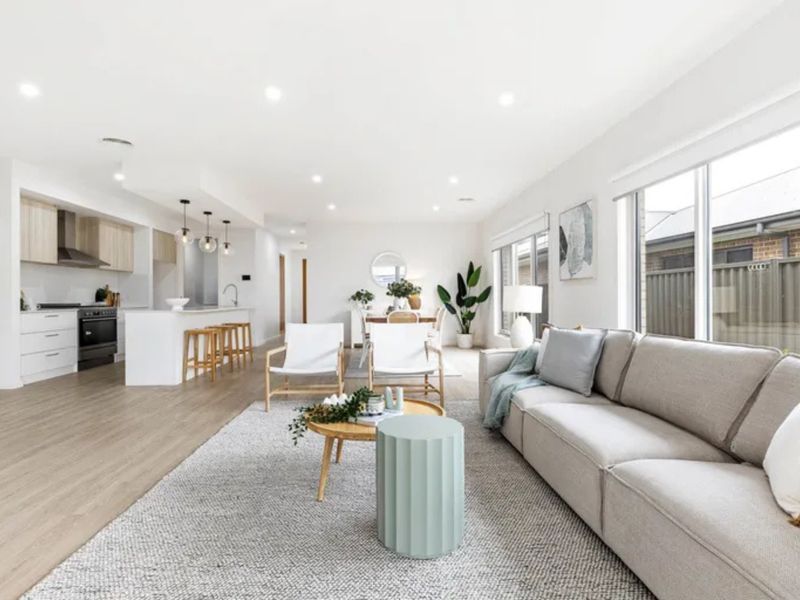 34 Moore Way, Lucas, VIC 3350