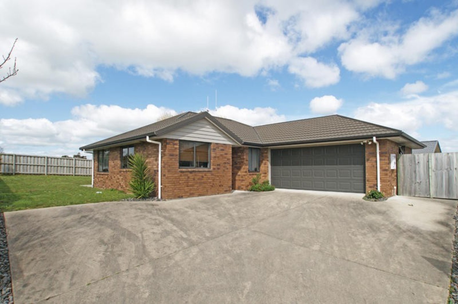 11 Bishopsworth Way, Rototuna, Hamilton City