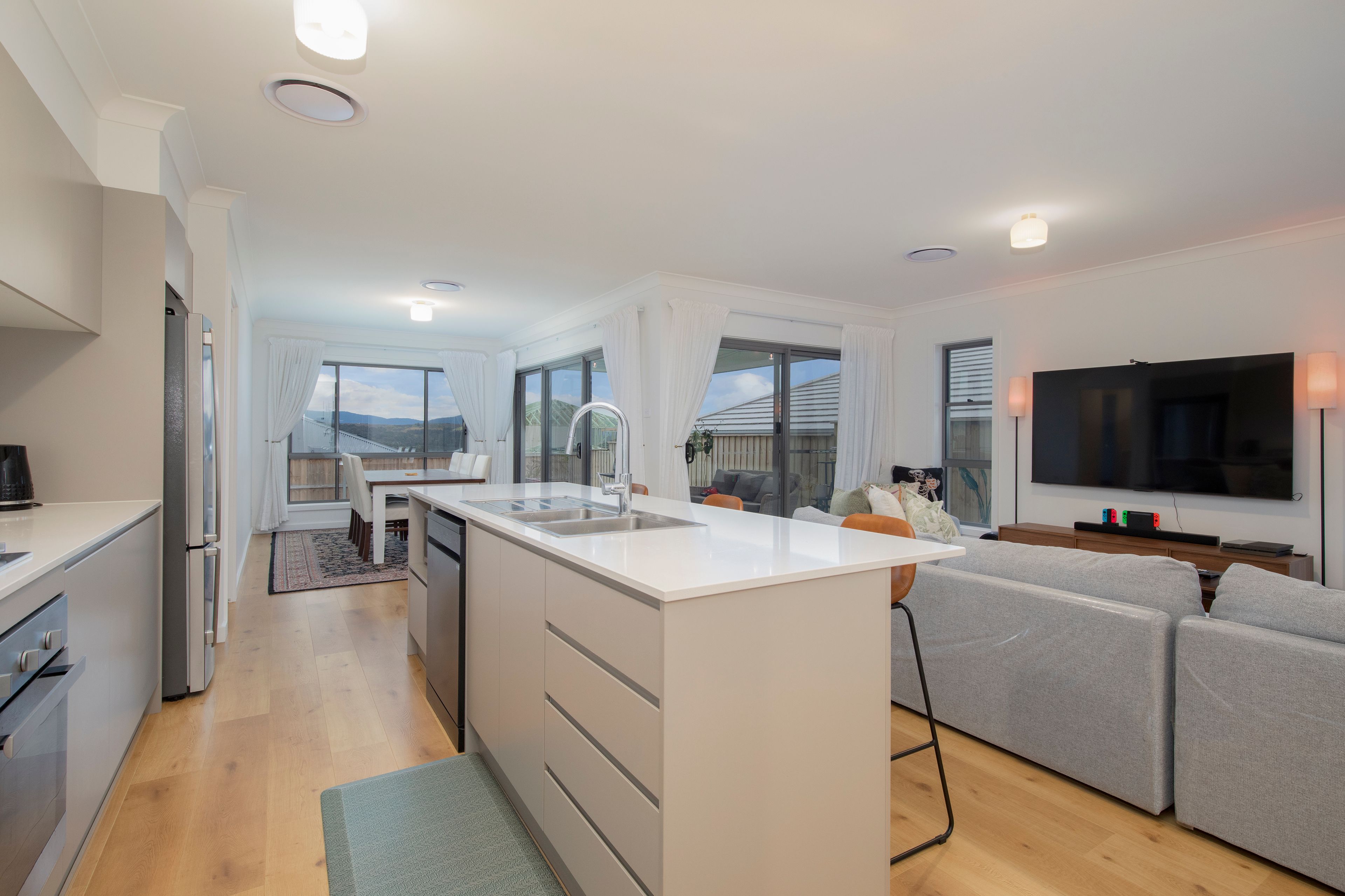 14 Heberlein Street — photo 3 of 15