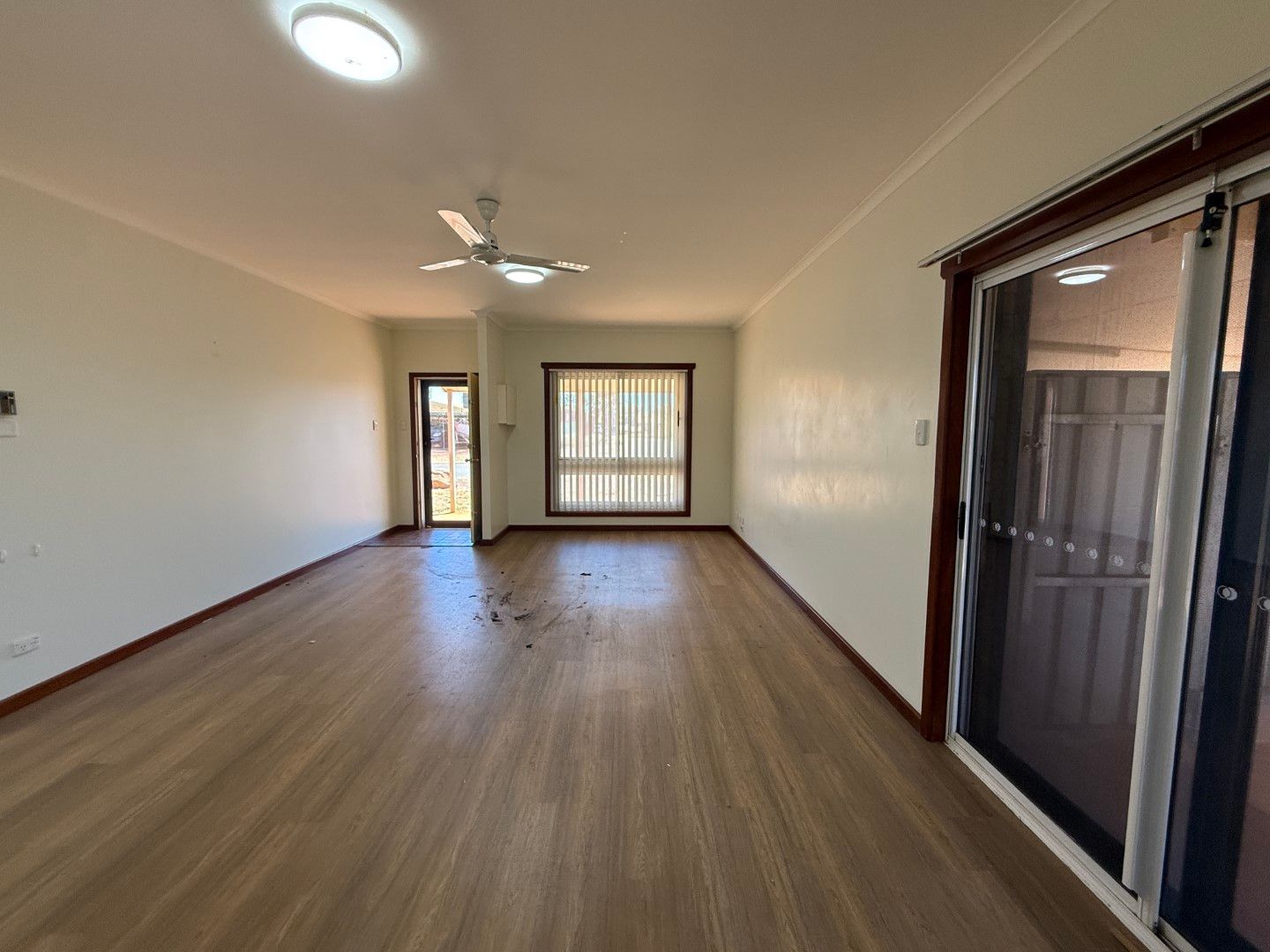 25 Nickol Road — photo 2 of 24