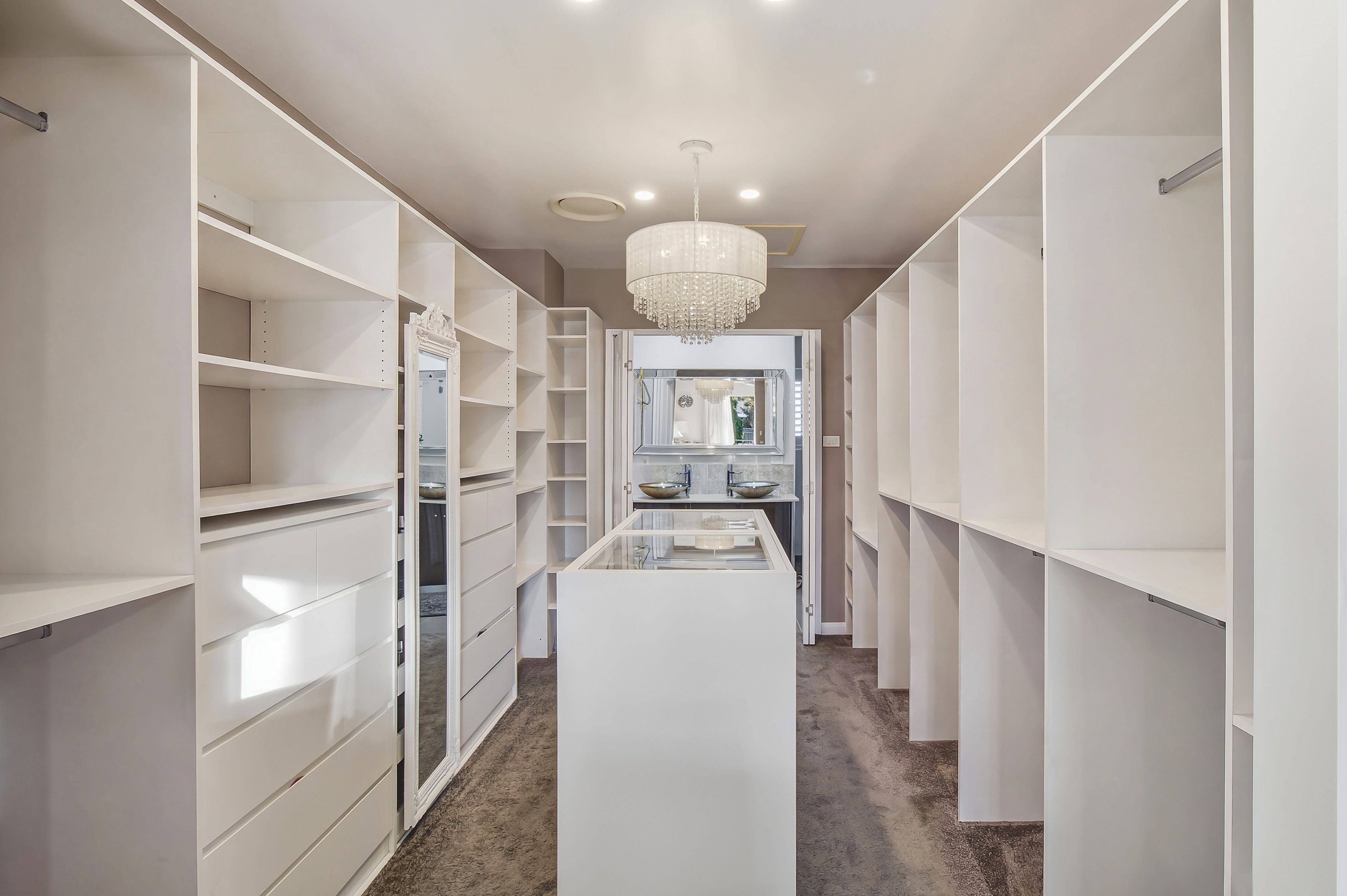 24 Veronica Crescent — photo 9 of 17