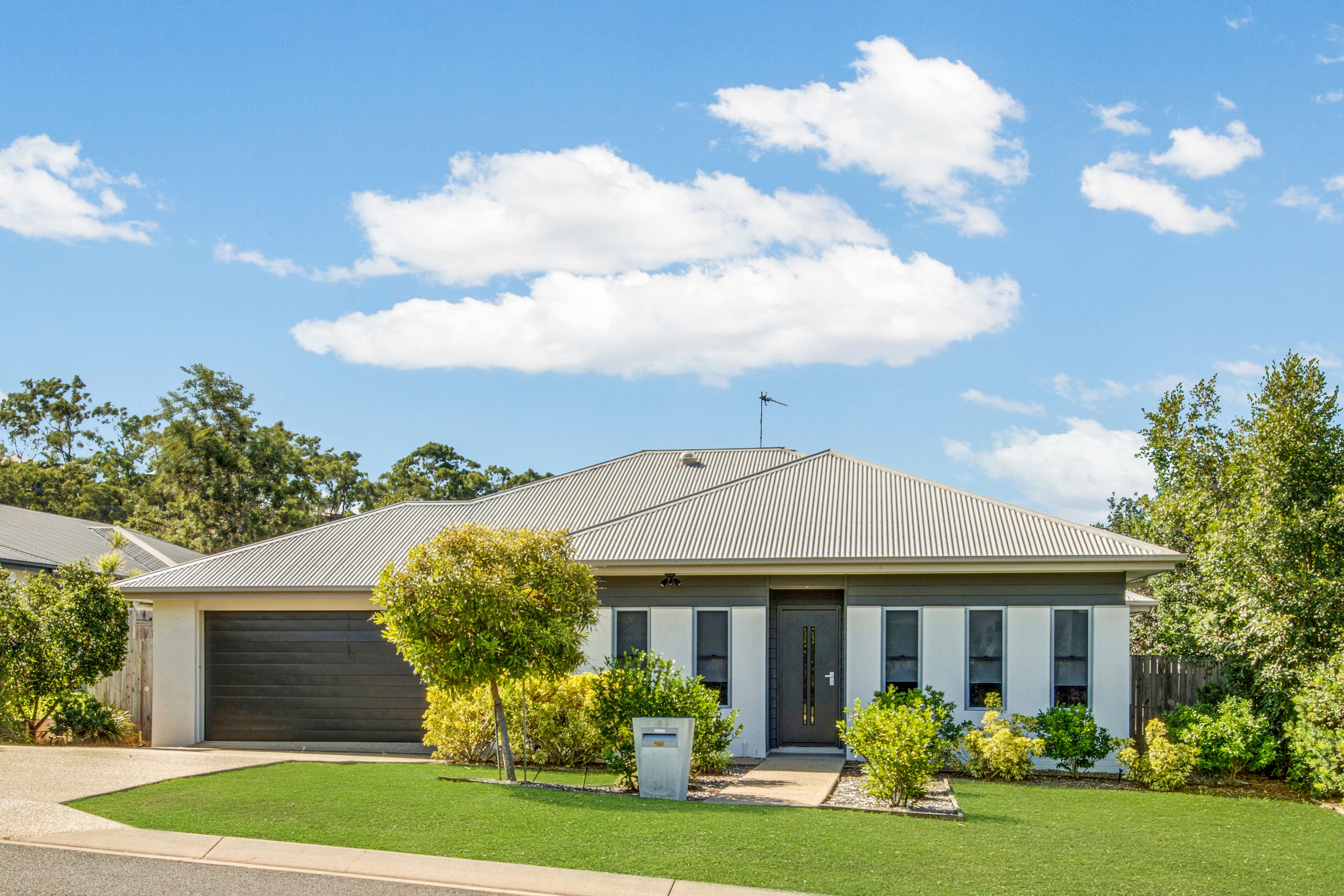 8 Iris Road, Kirkwood, QLD 4680