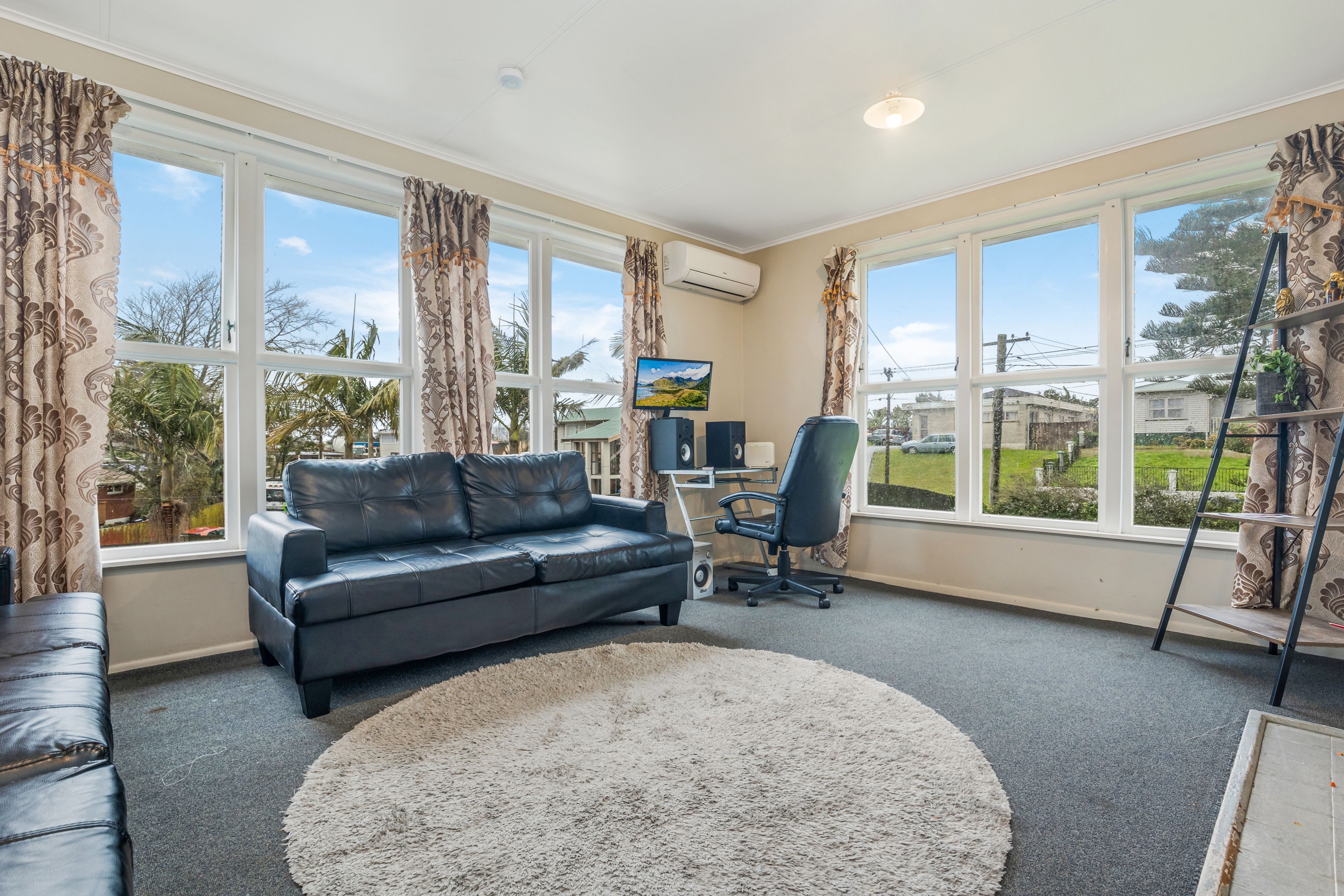 5 Farnborough Crescent, Mangere East, Manukau City