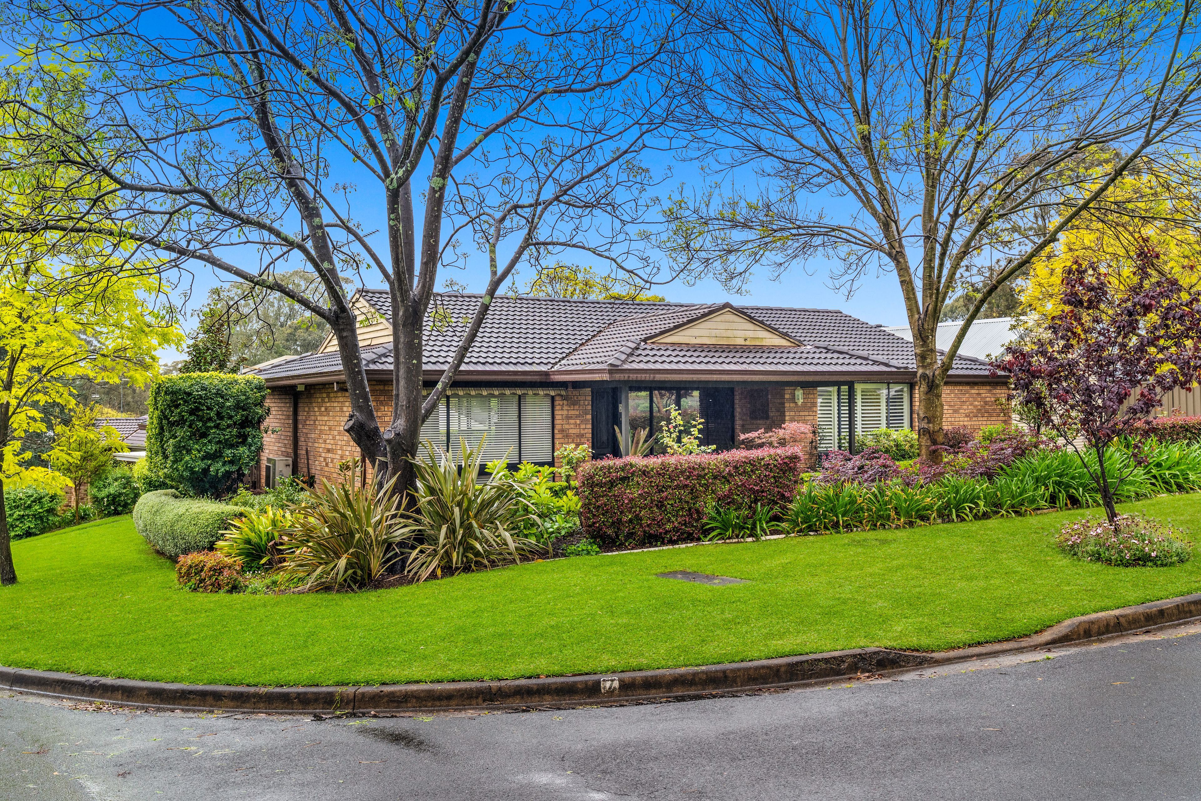 2 Greenaway Avenue, Camden South, NSW 2570