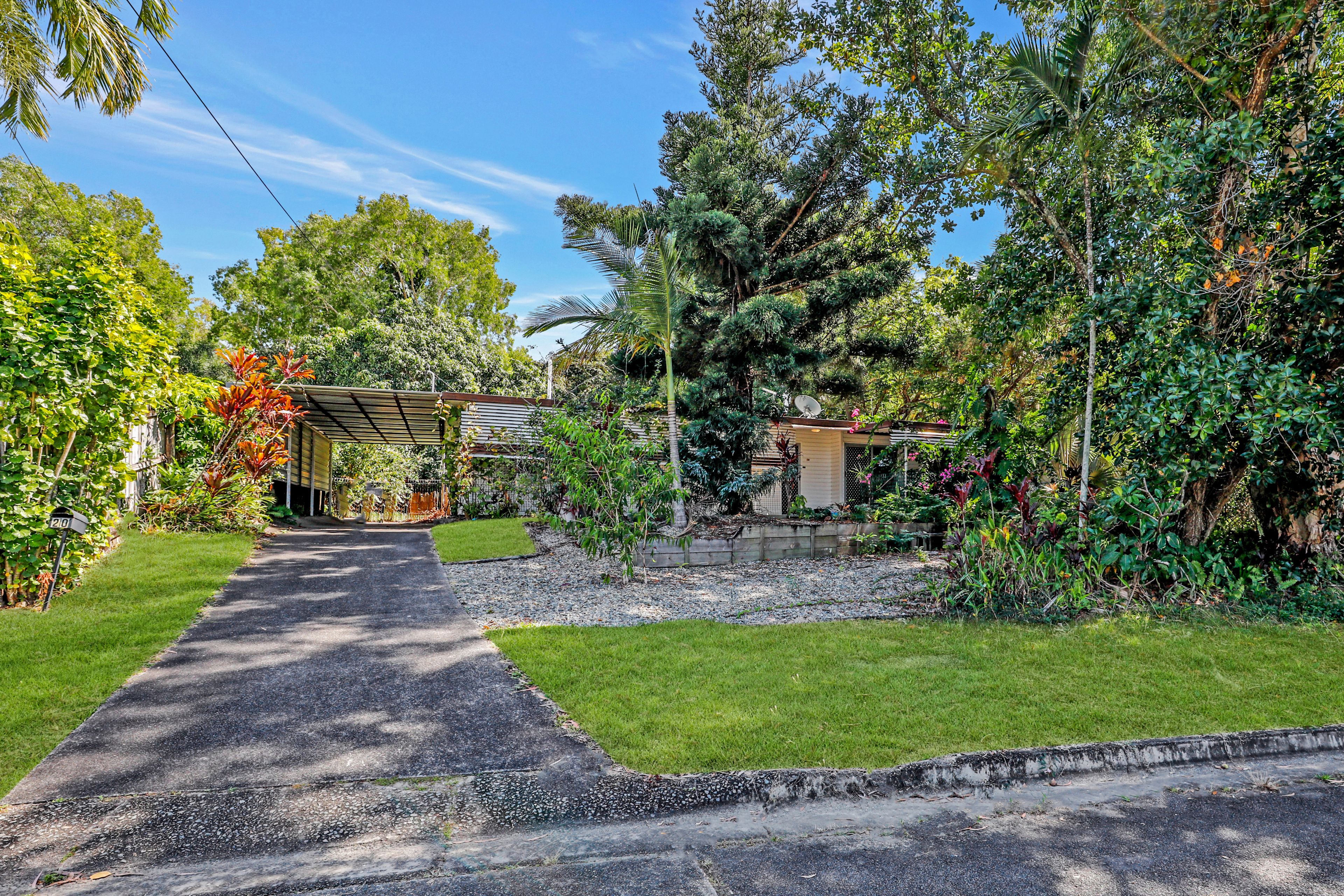 20 Endeavour Road, Clifton Beach, QLD 4879