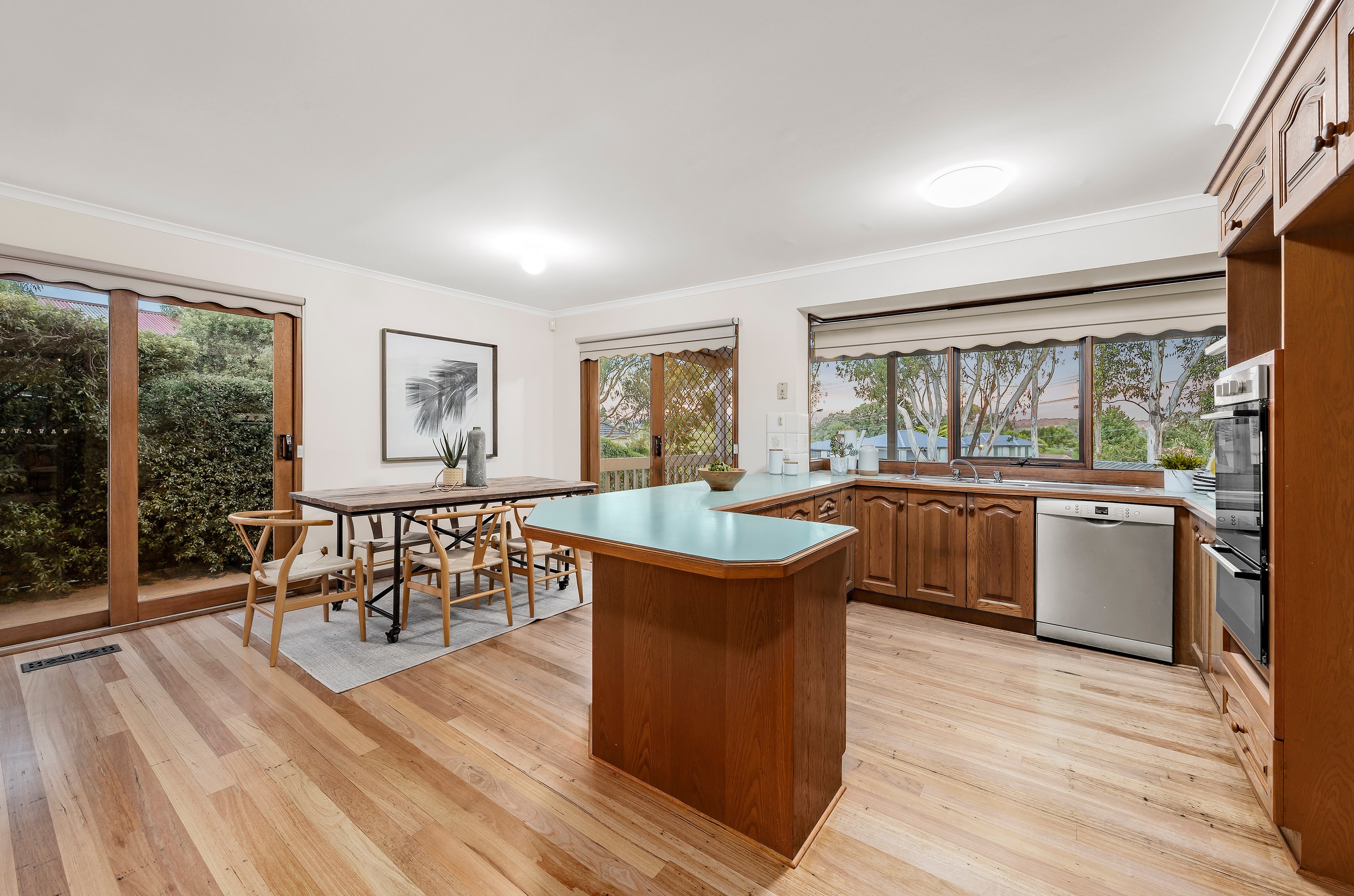 12 Ungara Close, Eltham North, VIC 3095