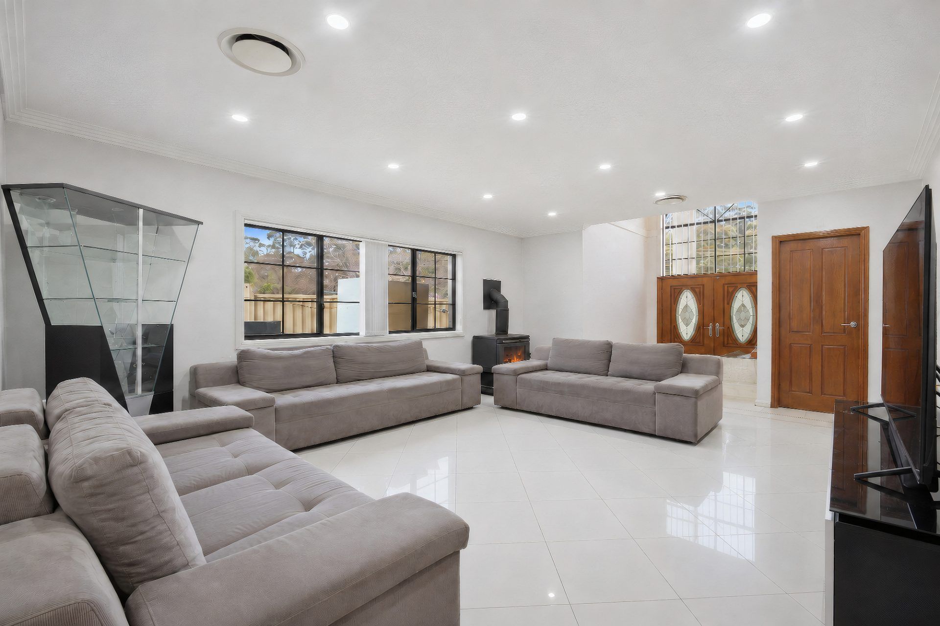 4 Kurrajong Road — photo 3 of 11