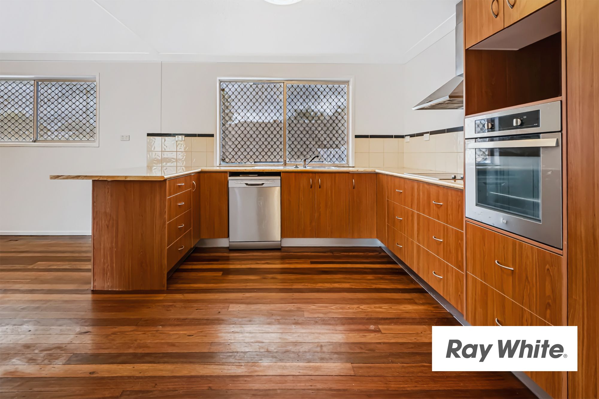 29 Reign Street — photo 7 of 16