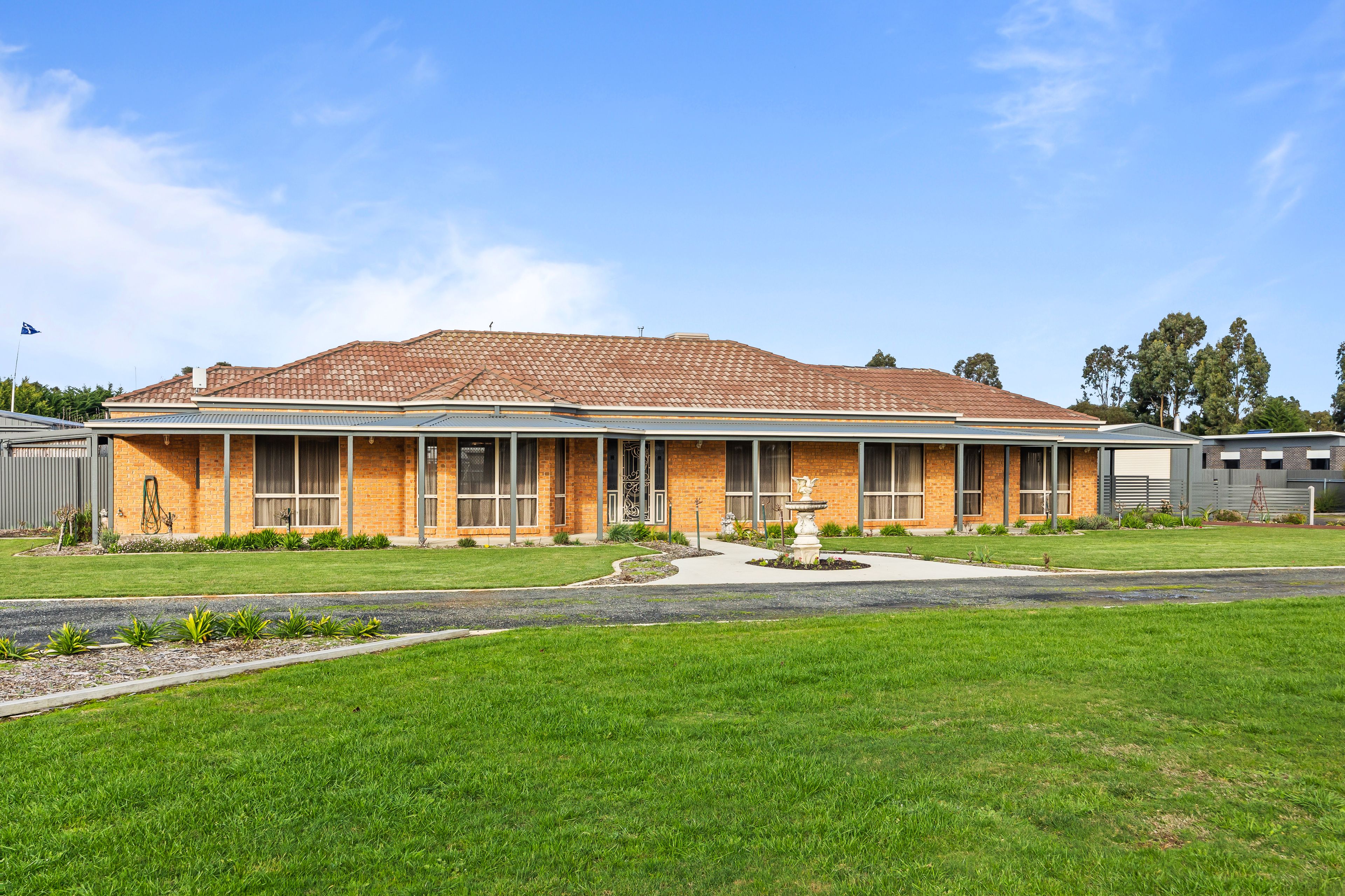 82 Launchley Drive, Cardigan, VIC 3352