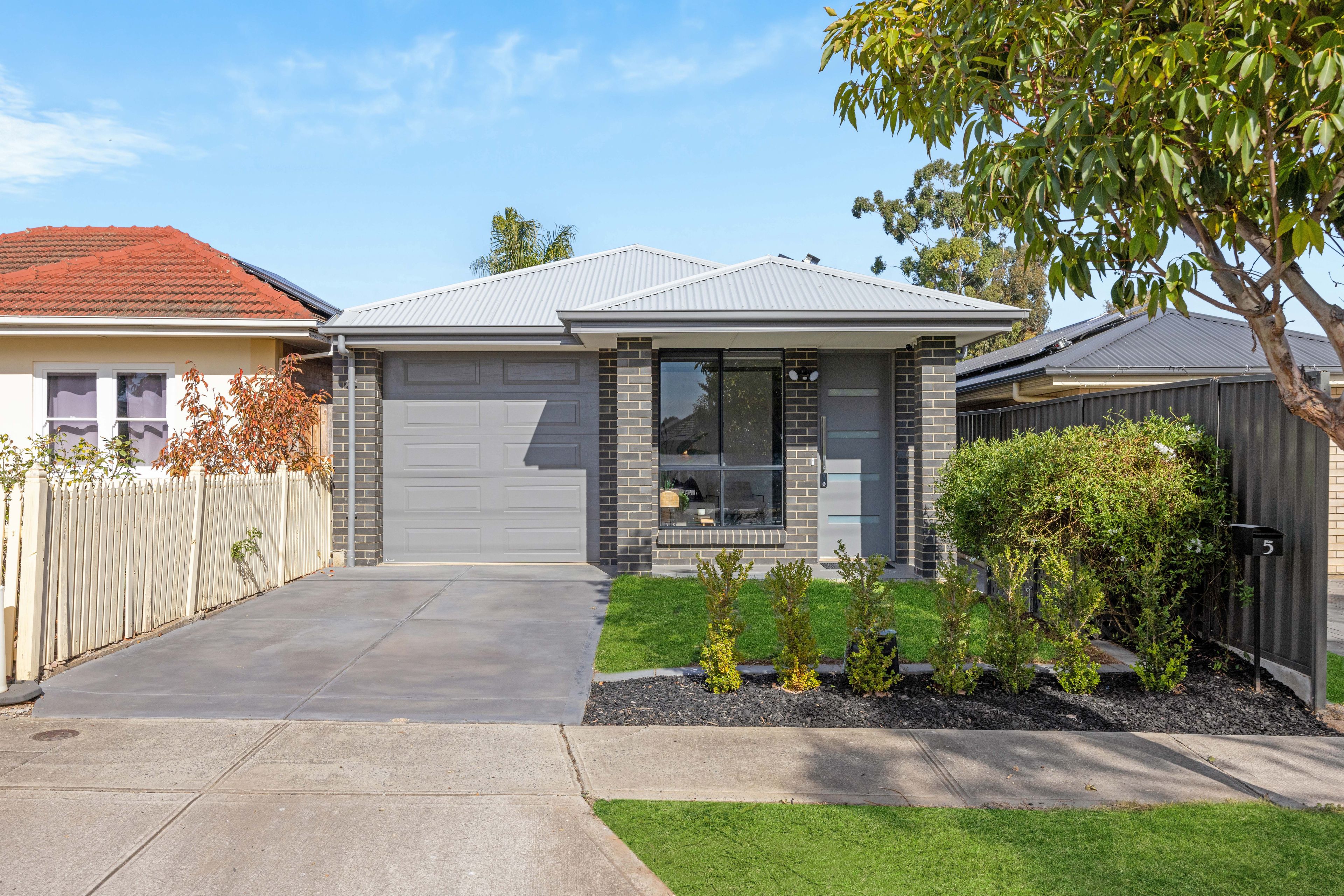 5 Selkirk Avenue, Clearview SA 5085