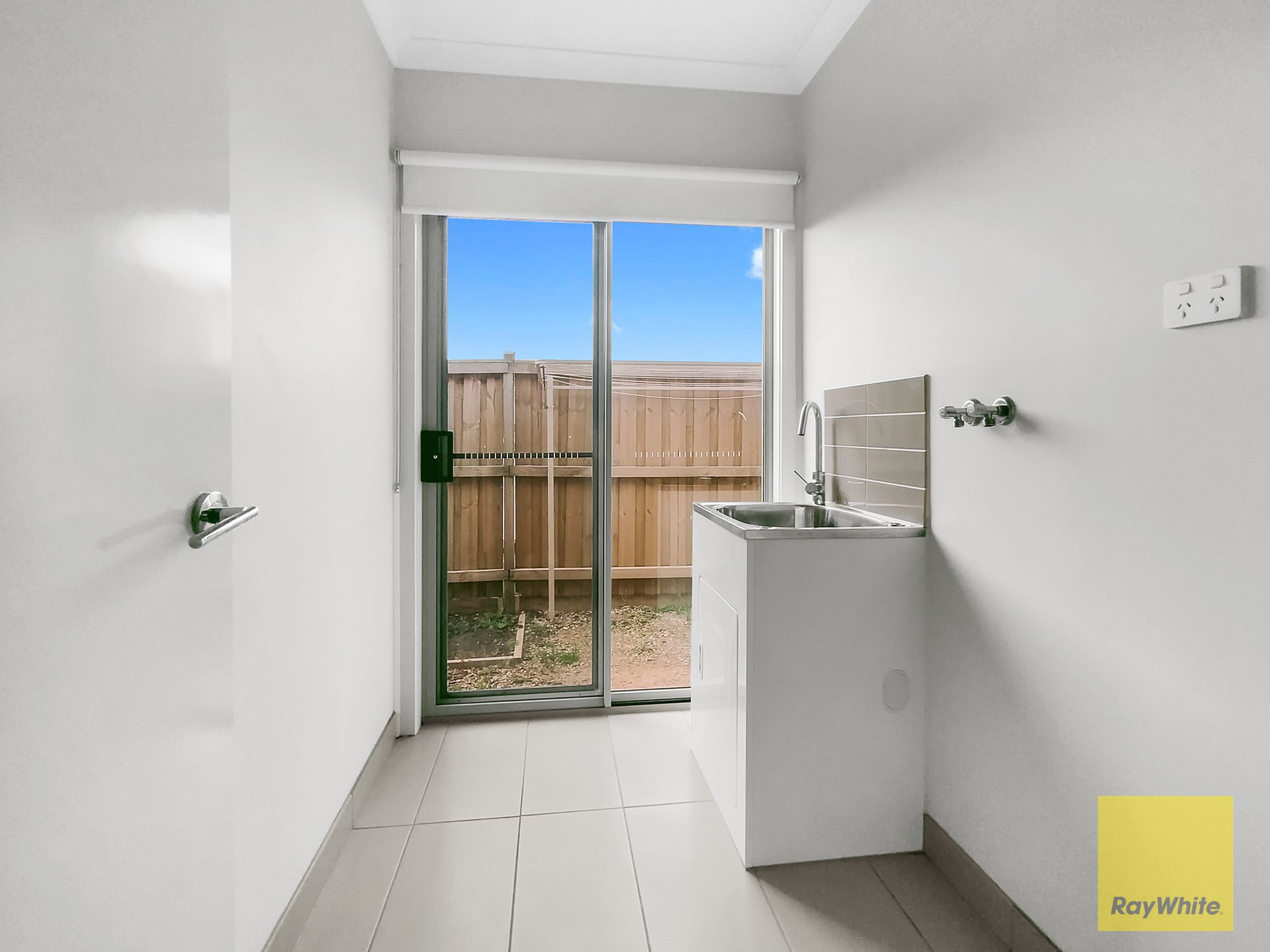 32 Rosette Crescent — photo 16 of 25