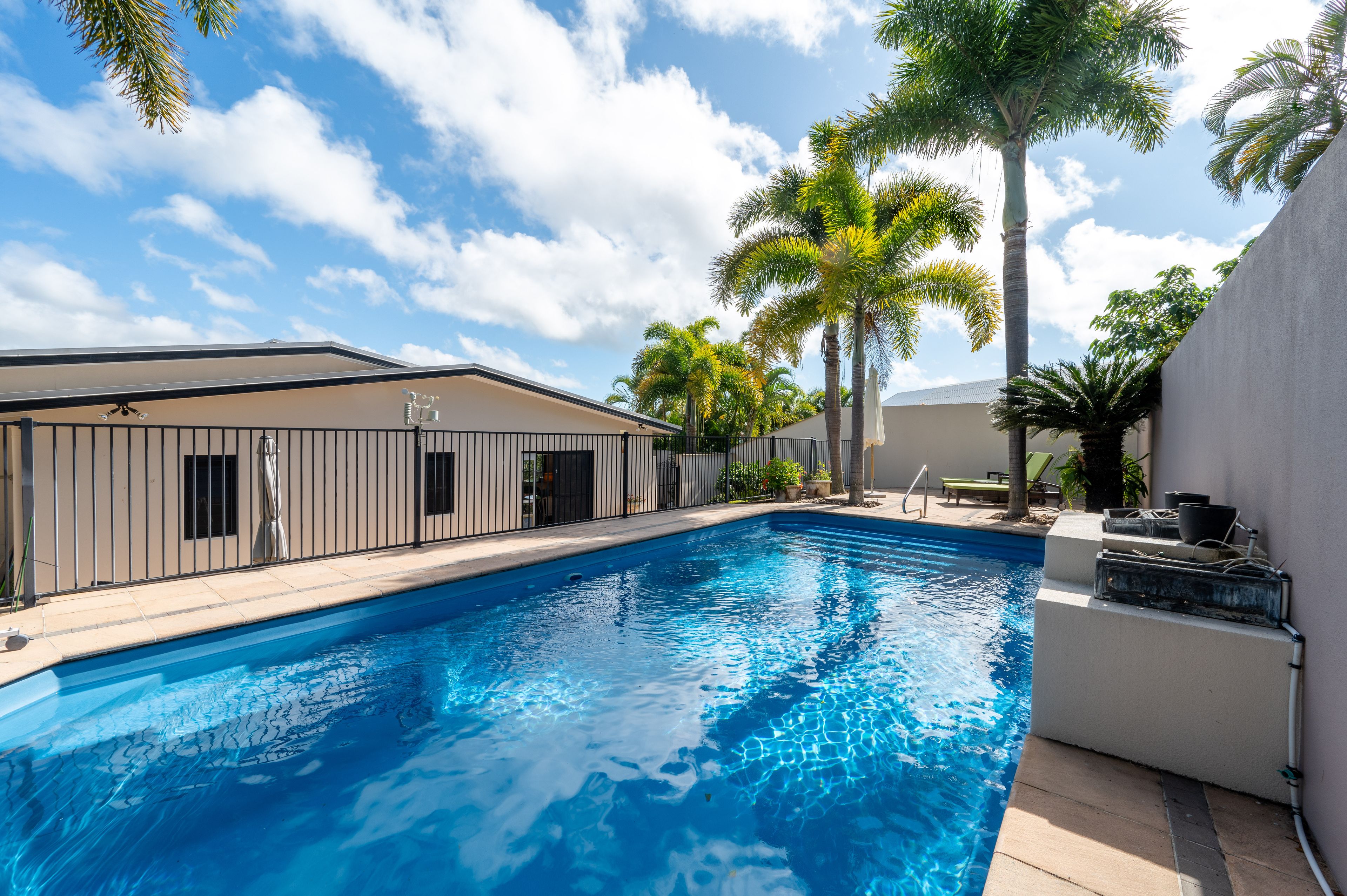 5 Whitehaven Crescent, Cannonvale QLD 4802