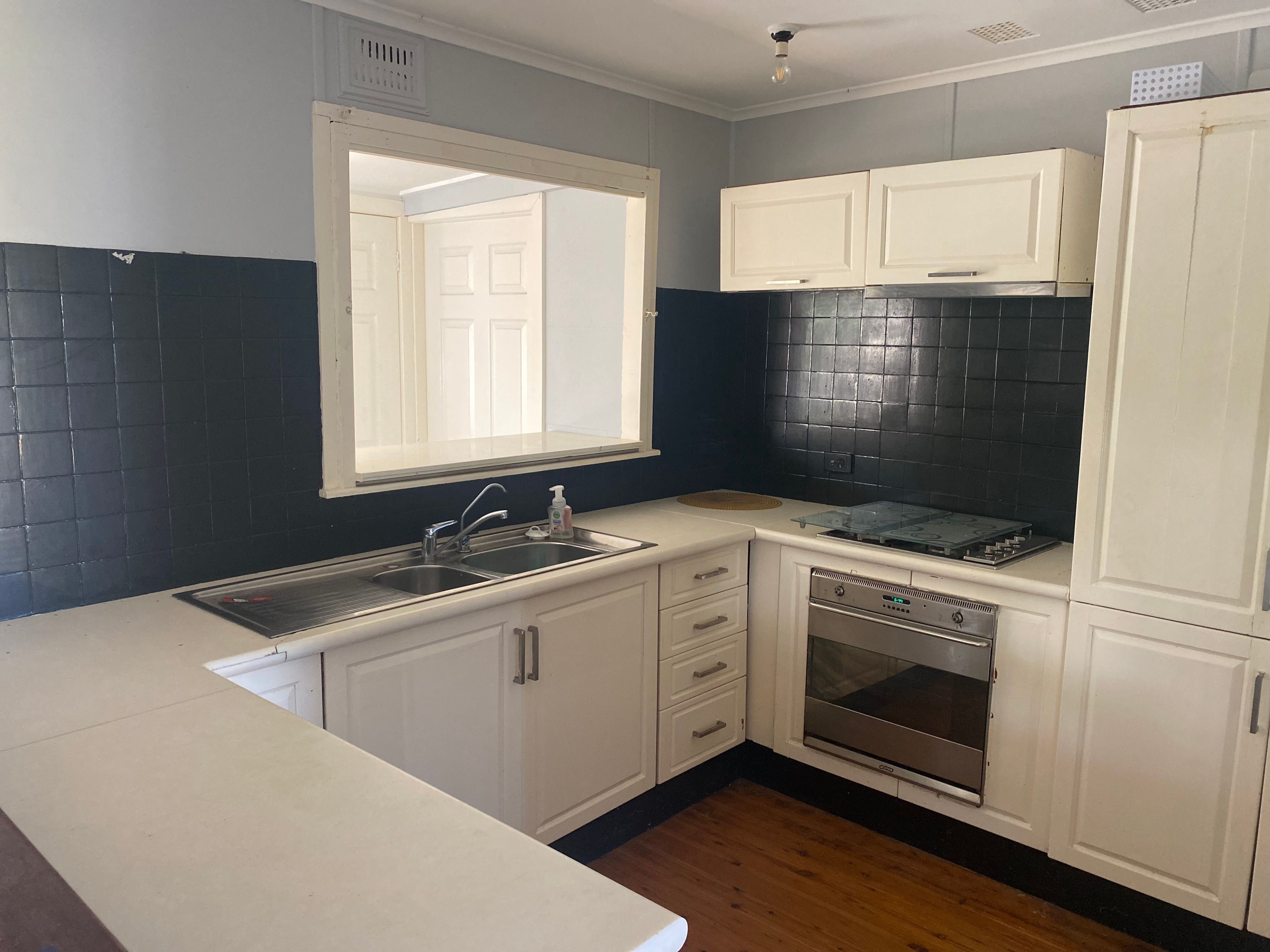 9 Lavis Drive, Mount Warrigal, NSW 2528