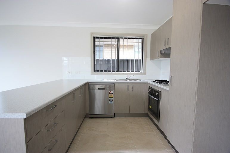 15 Bilson Street, Spring Farm, NSW 2570