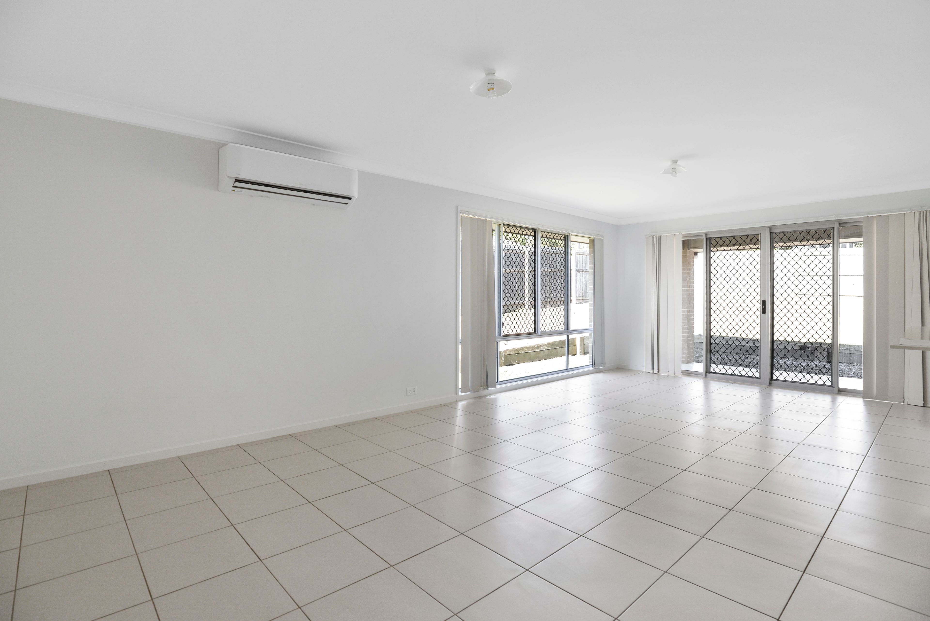 14 Principal Place, Jones Hill, QLD 4570