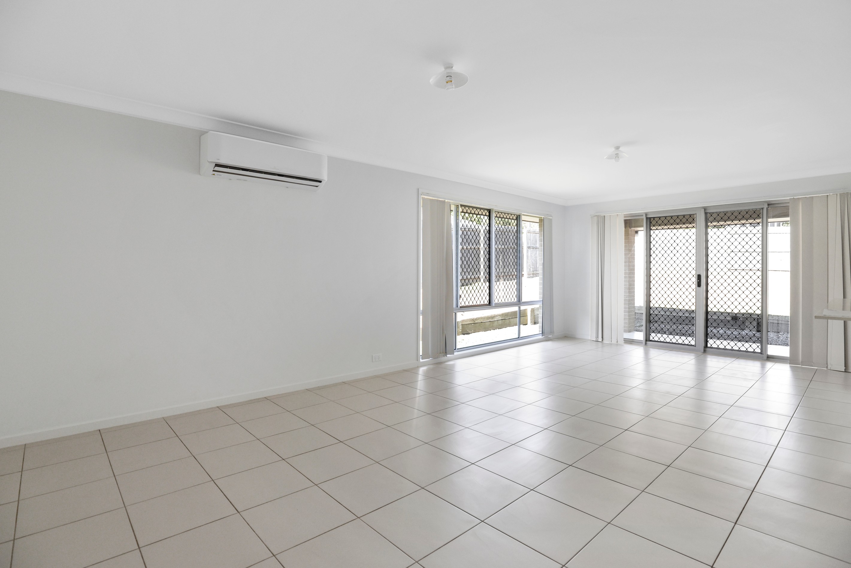 14 Principal Place, Jones Hill, QLD 4570
