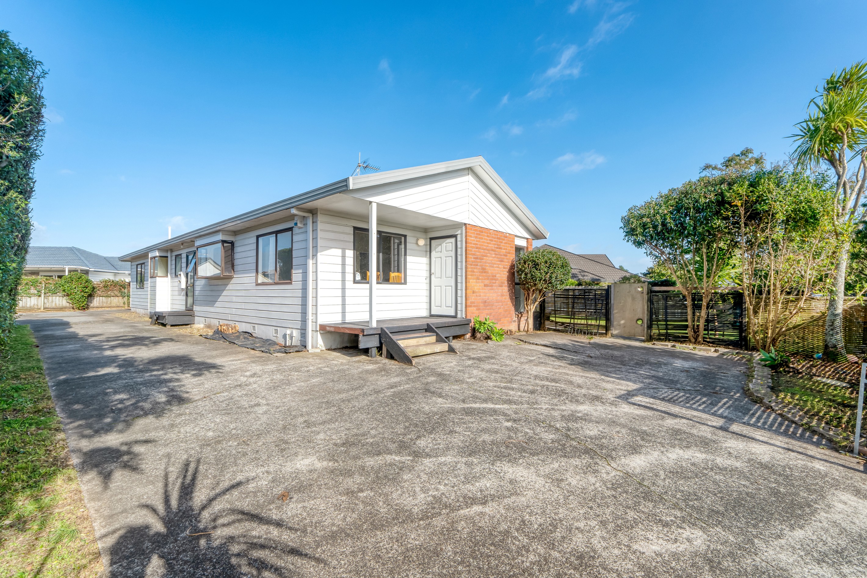 62 West Fairway, Golflands, Manukau City