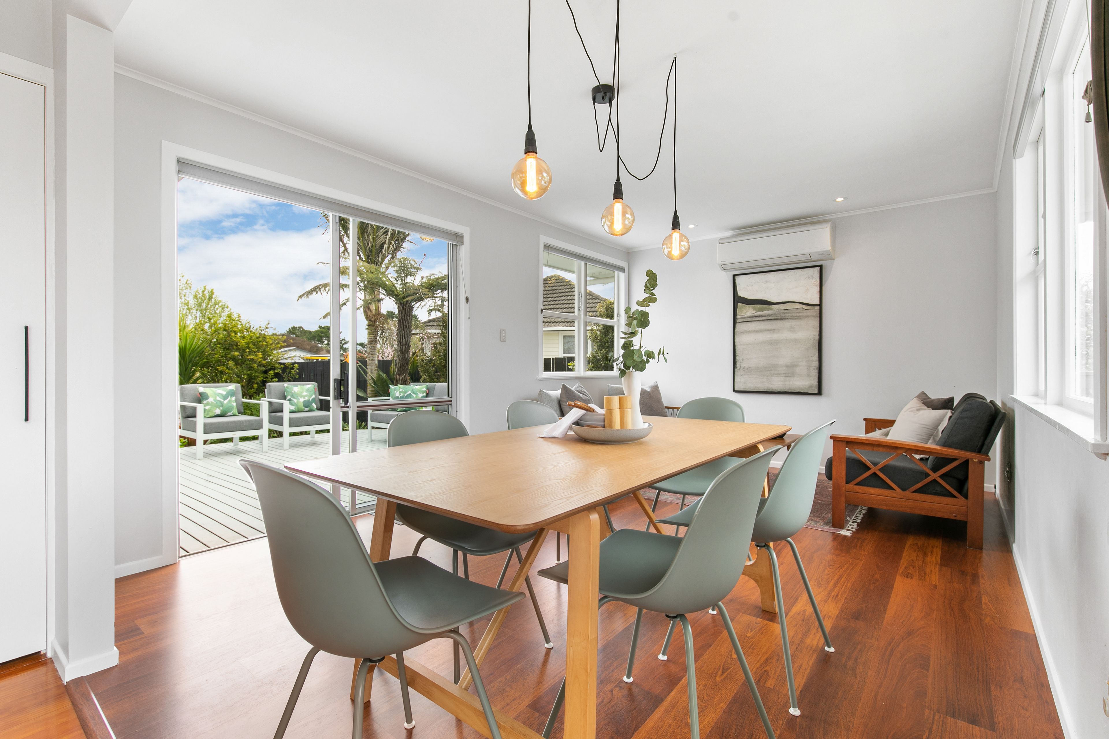 33 Crocombe Crescent, Beach Haven, North Shore City