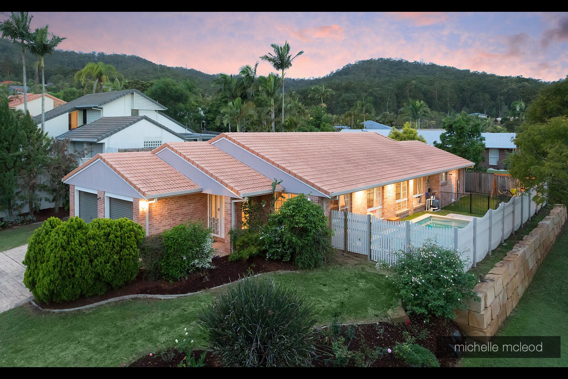 81 Greenford Street, Chapel Hill QLD 4069