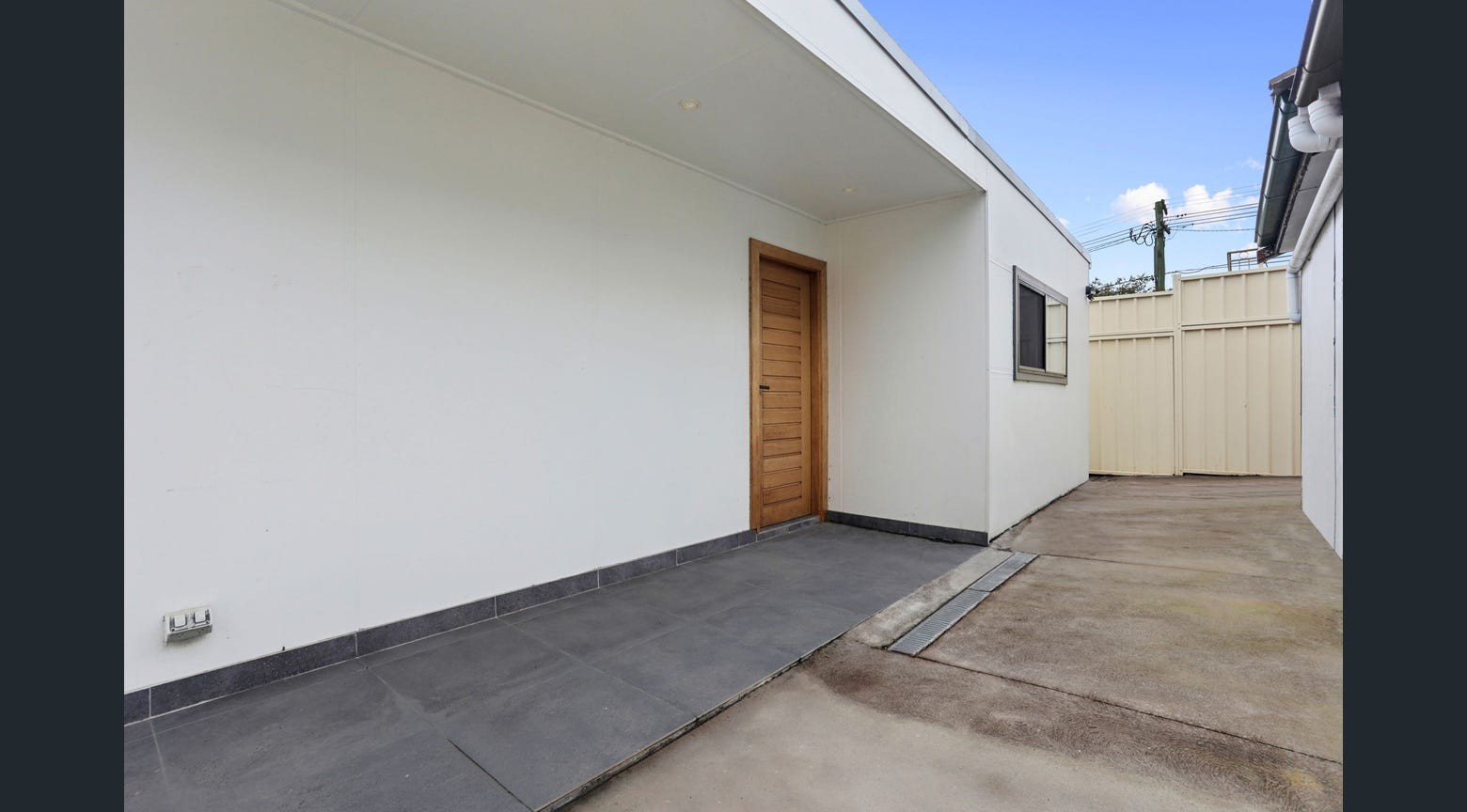 2B Berring Avenue, Roselands, NSW 2196