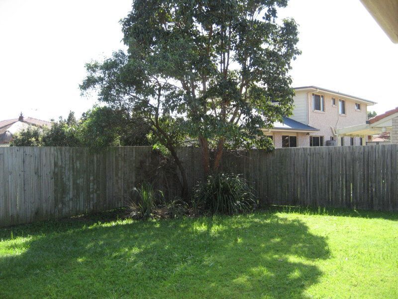 4 David Close, Scarborough, QLD 4020