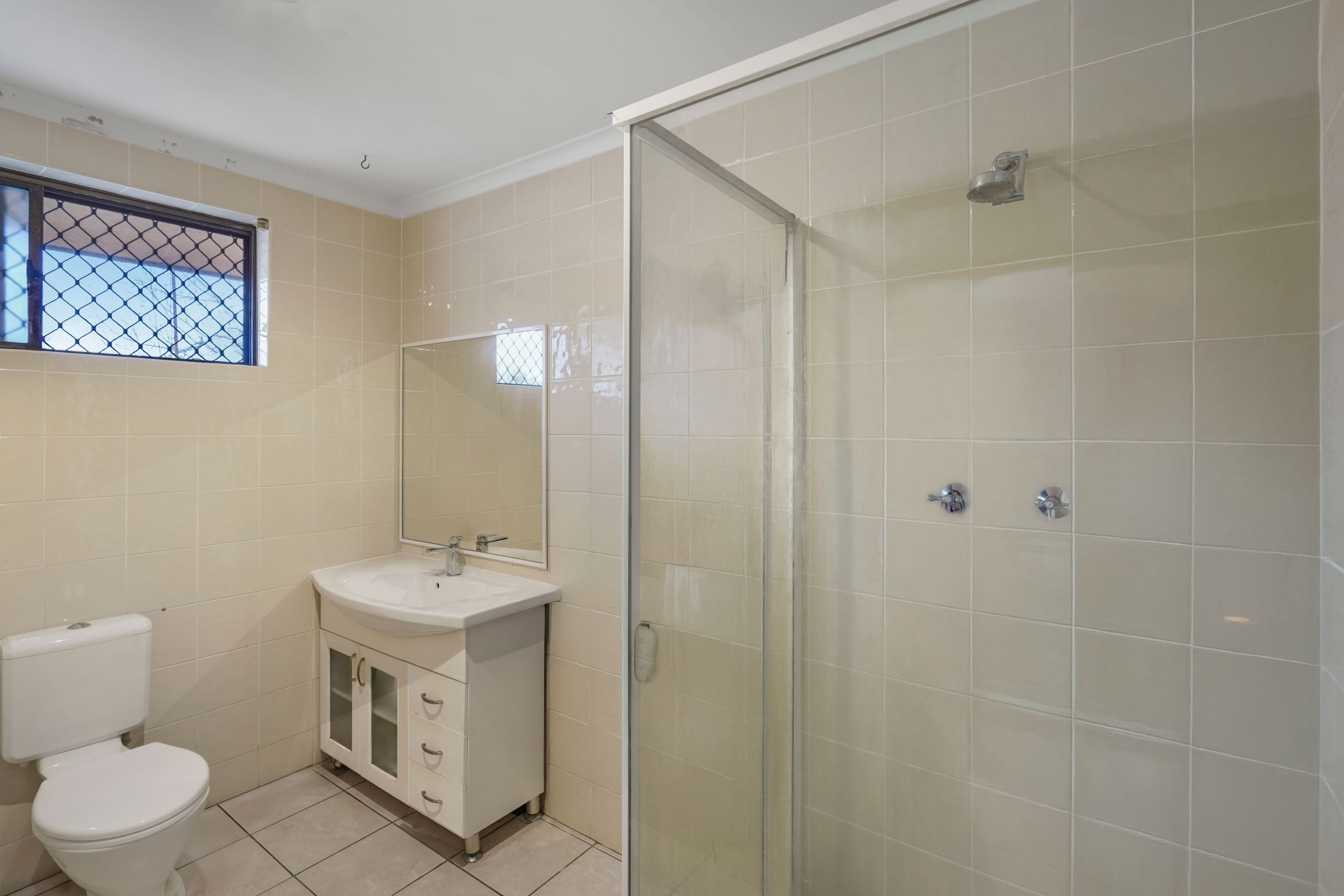 8 Ariel Avenue — photo 6 of 16