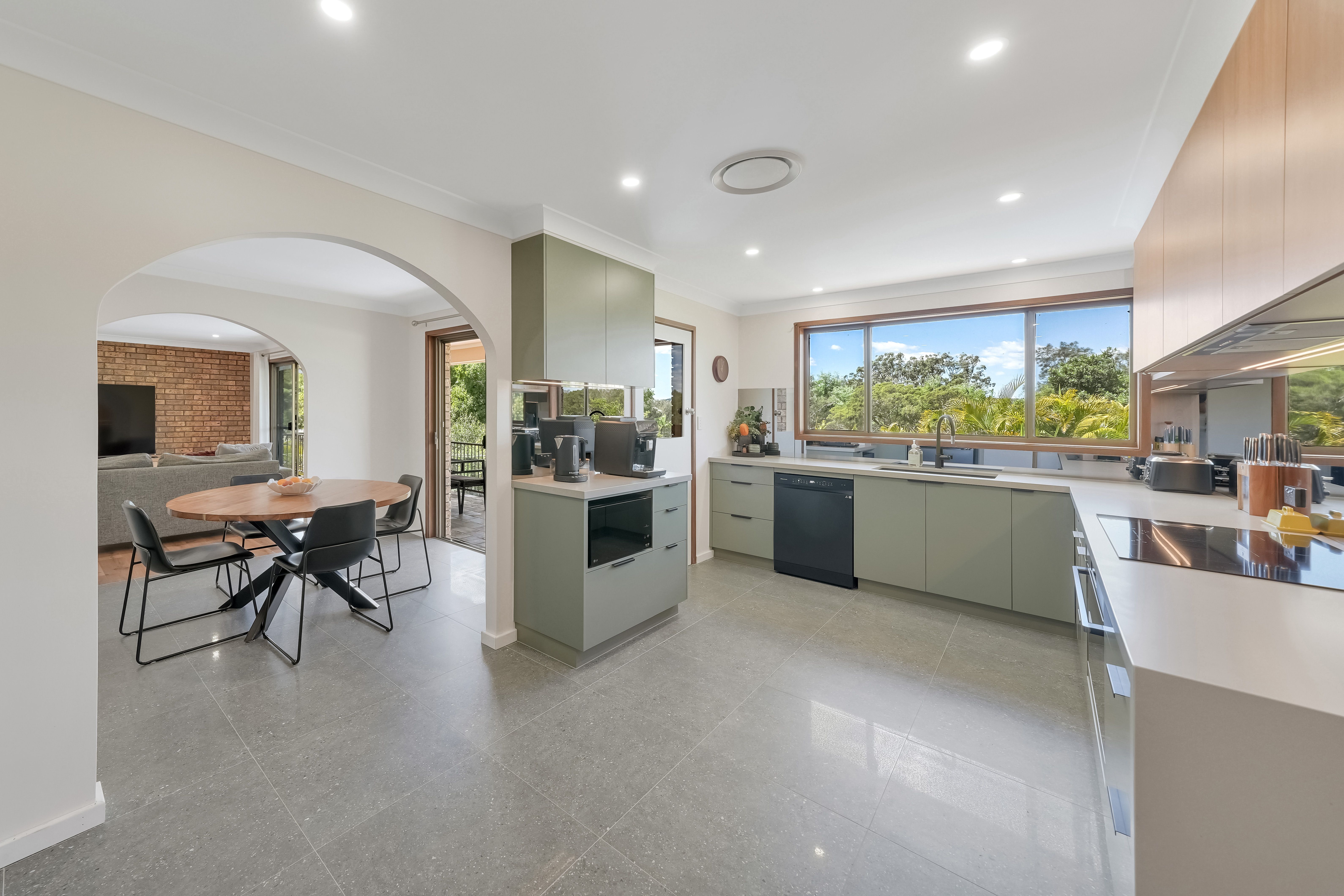 5 Benjamin Close — photo 3 of 24
