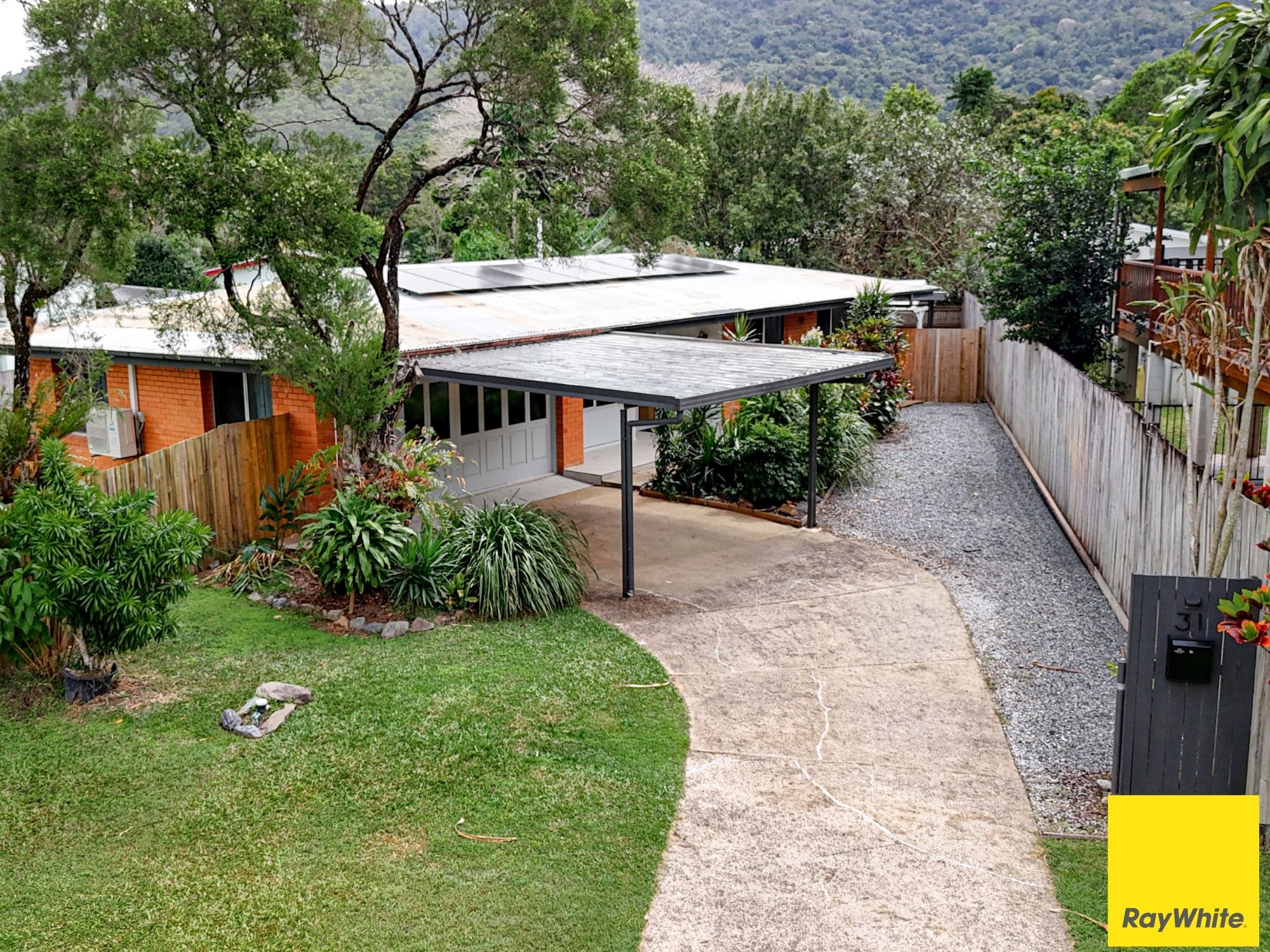 31 Yurongi Street, Caravonica, QLD 4878