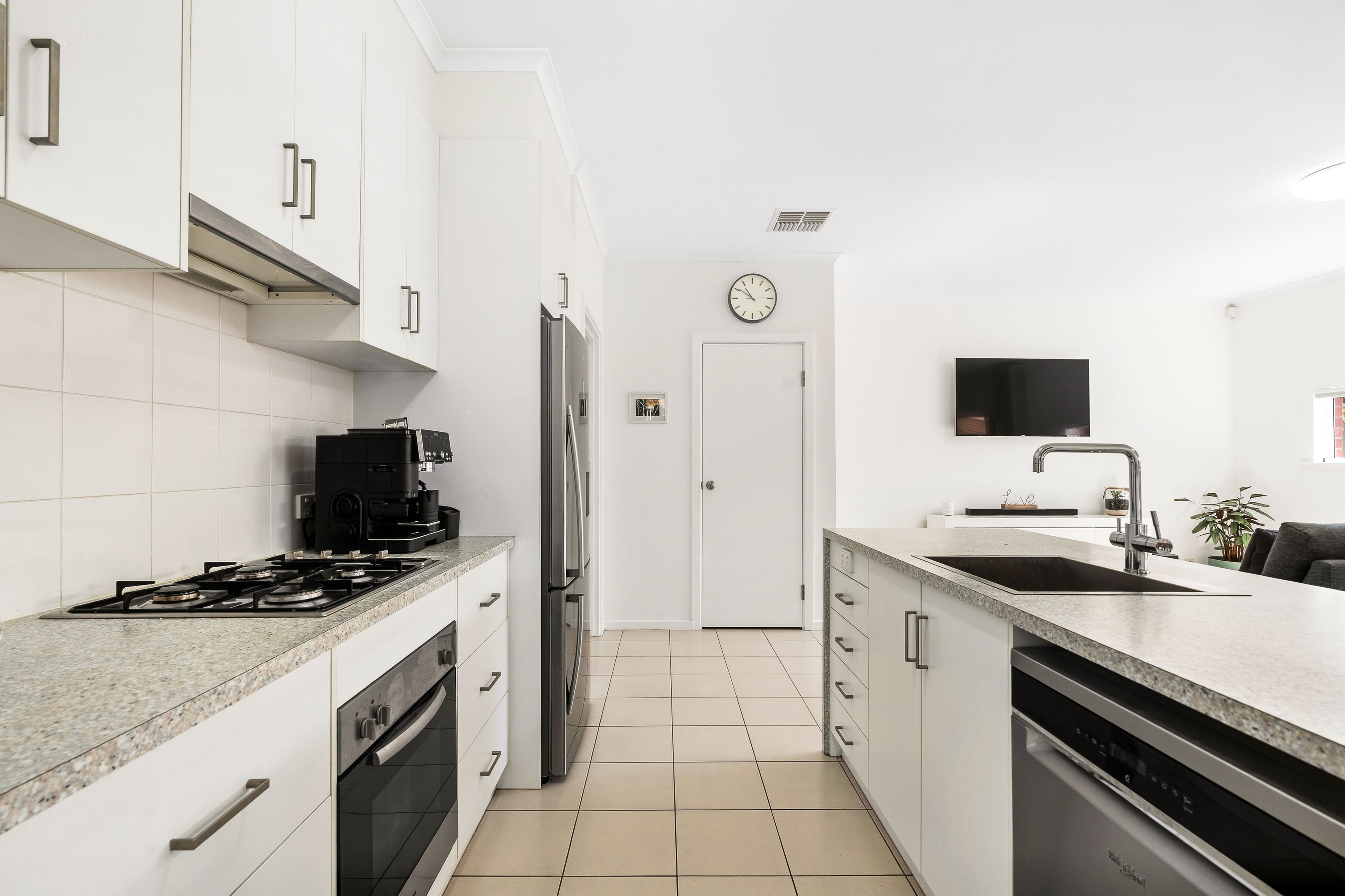 8 Sugarloaf Lane — photo 8 of 20