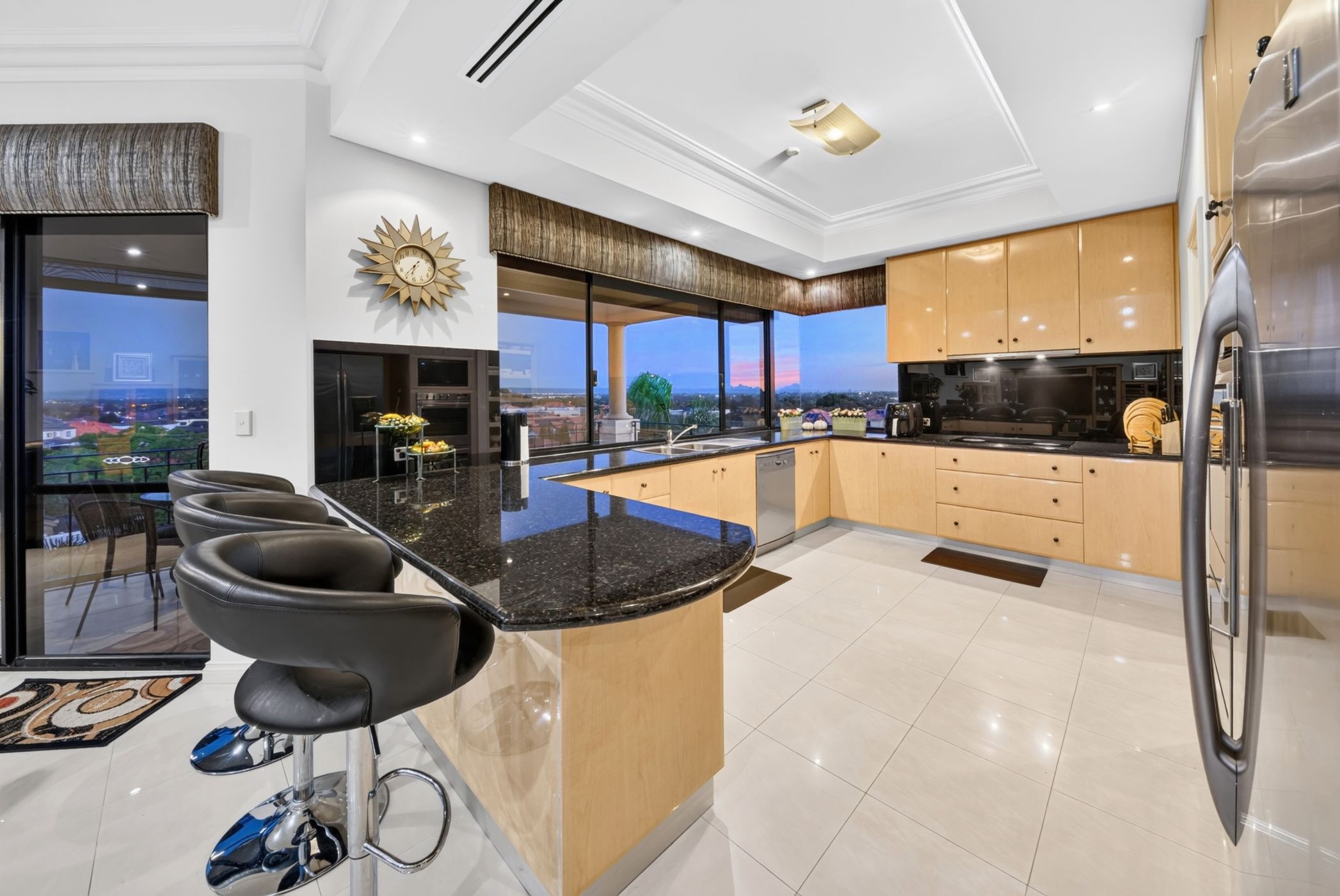 A Grand Entertainer with Endless Views — photo 16 of 30