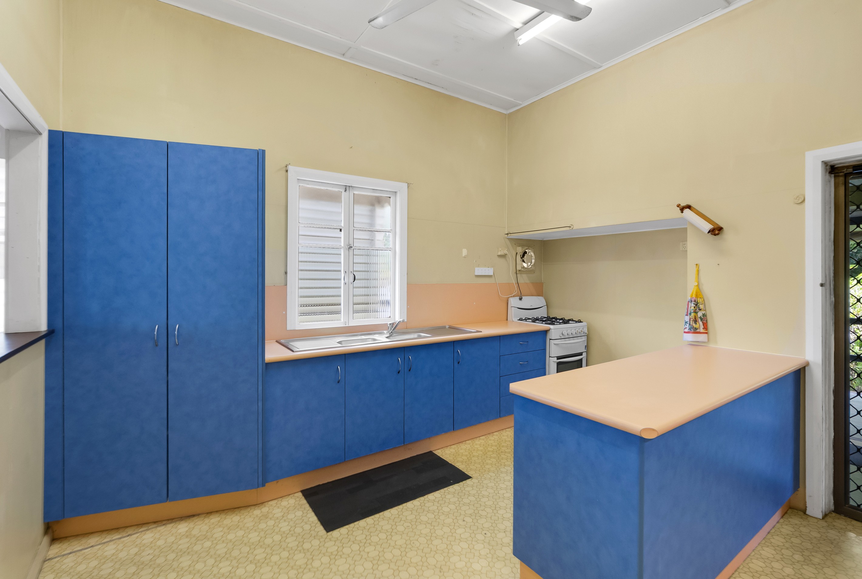 55 Miles Street, Manoora, QLD 4870