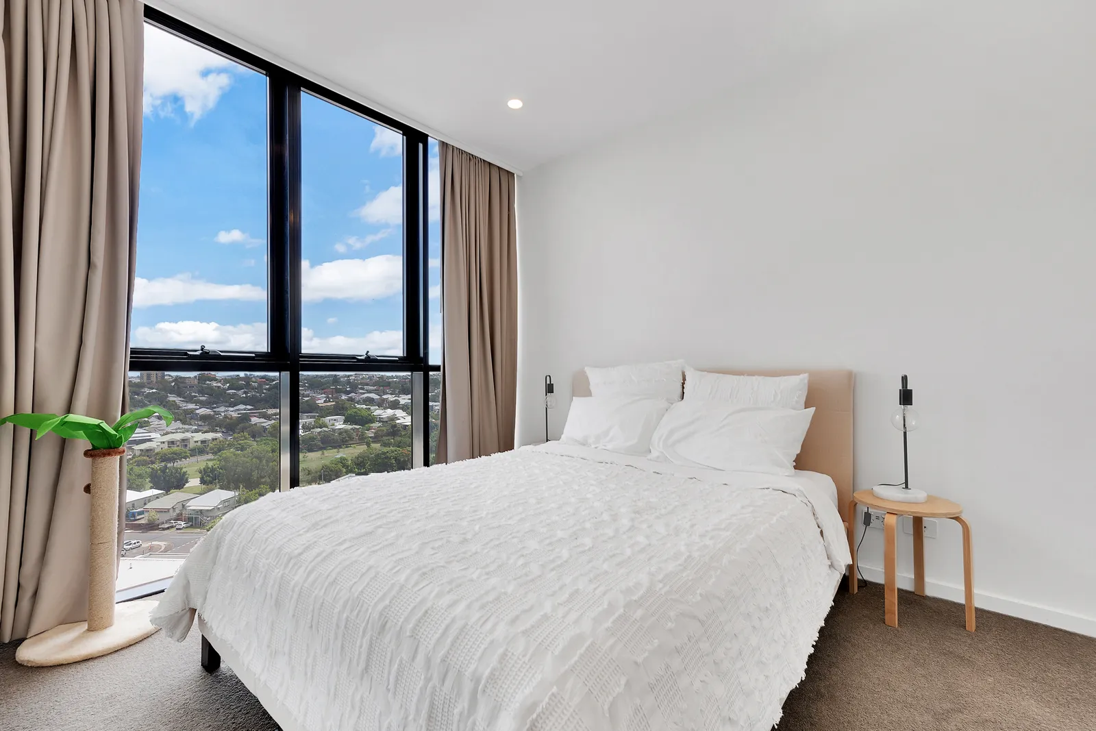 1207/148 Logan Road, Woolloongabba