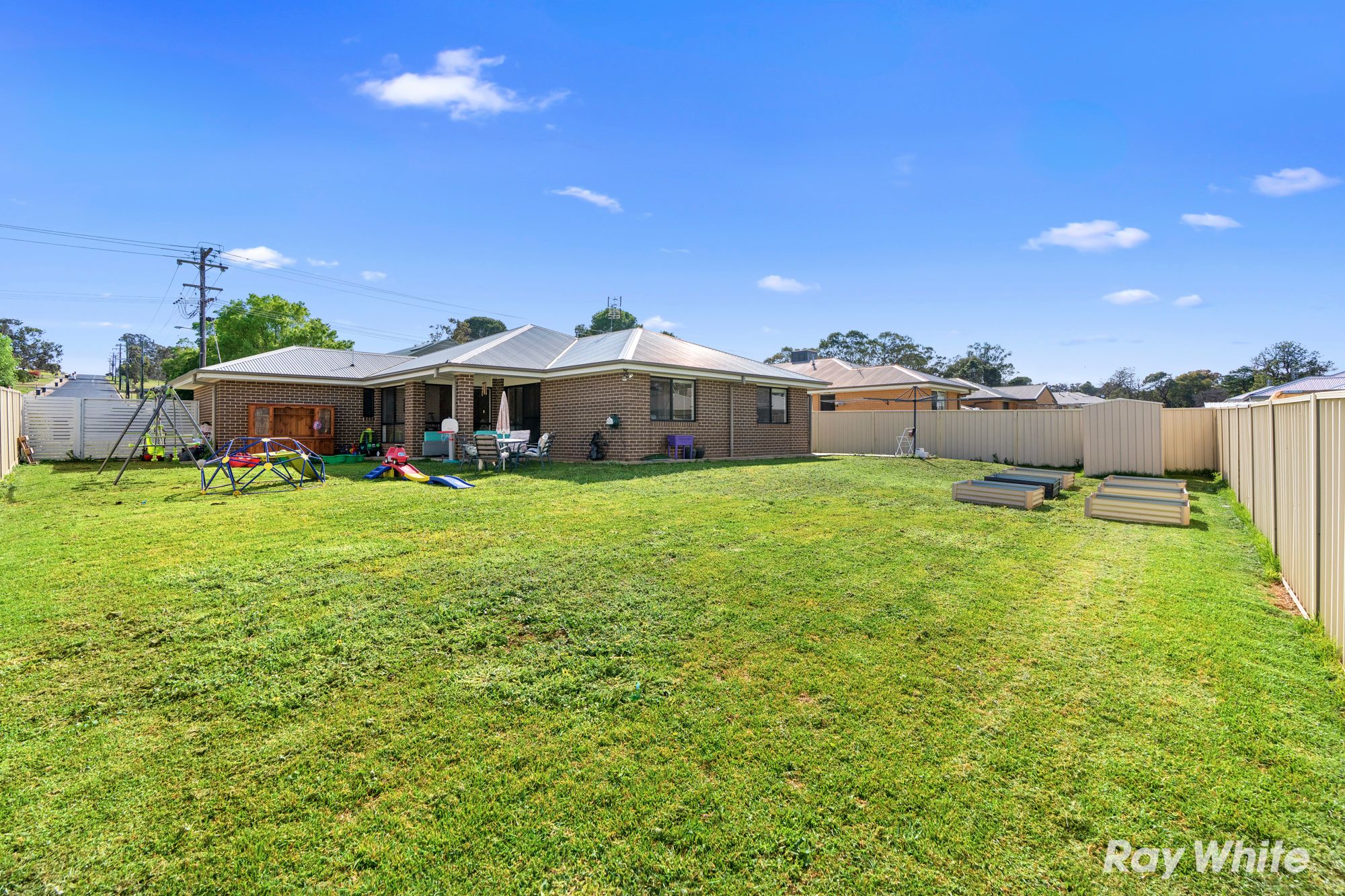 39 Waratah Street — photo 16 of 17