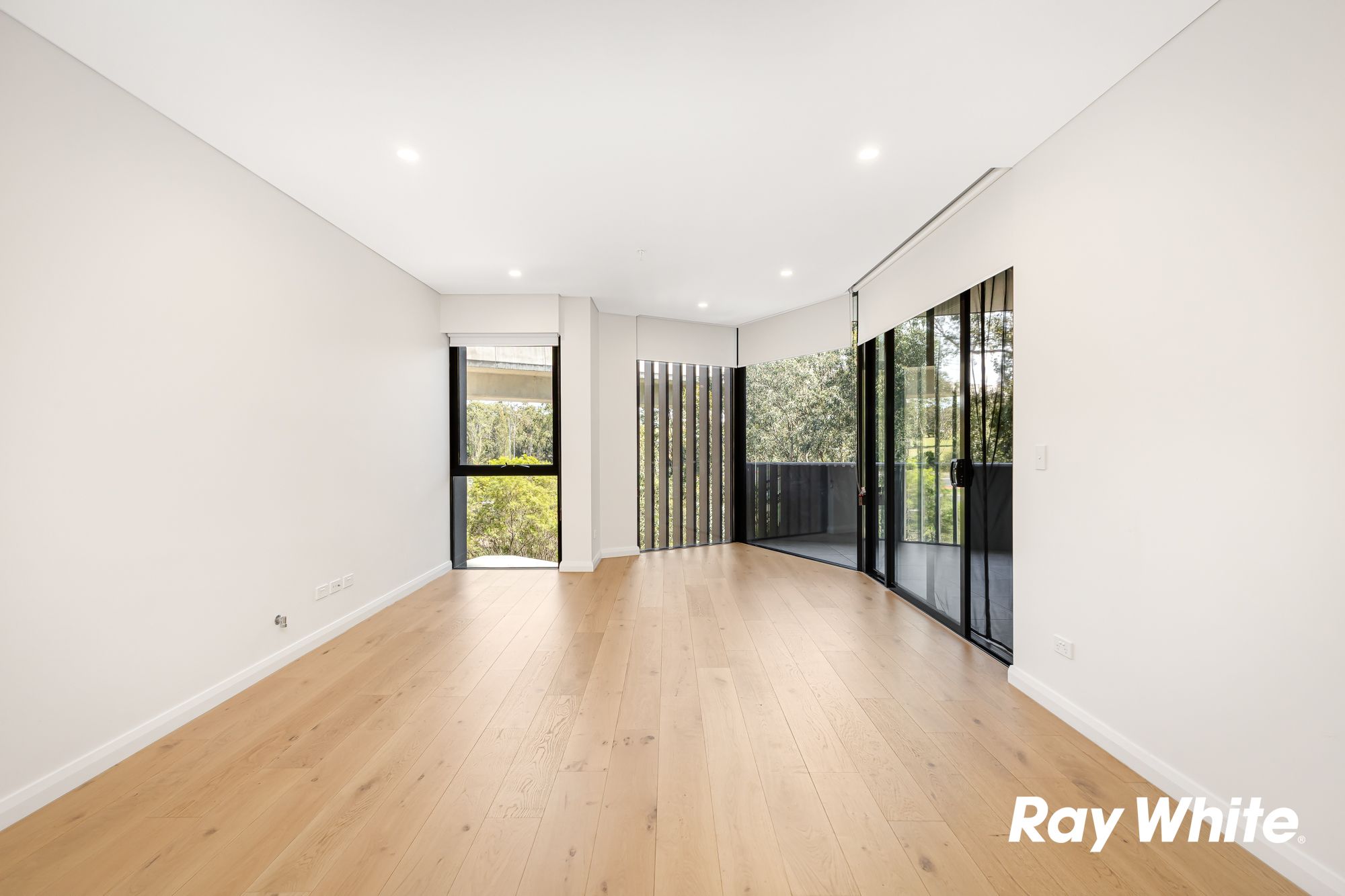 107/32 Civic Way — photo 5 of 9