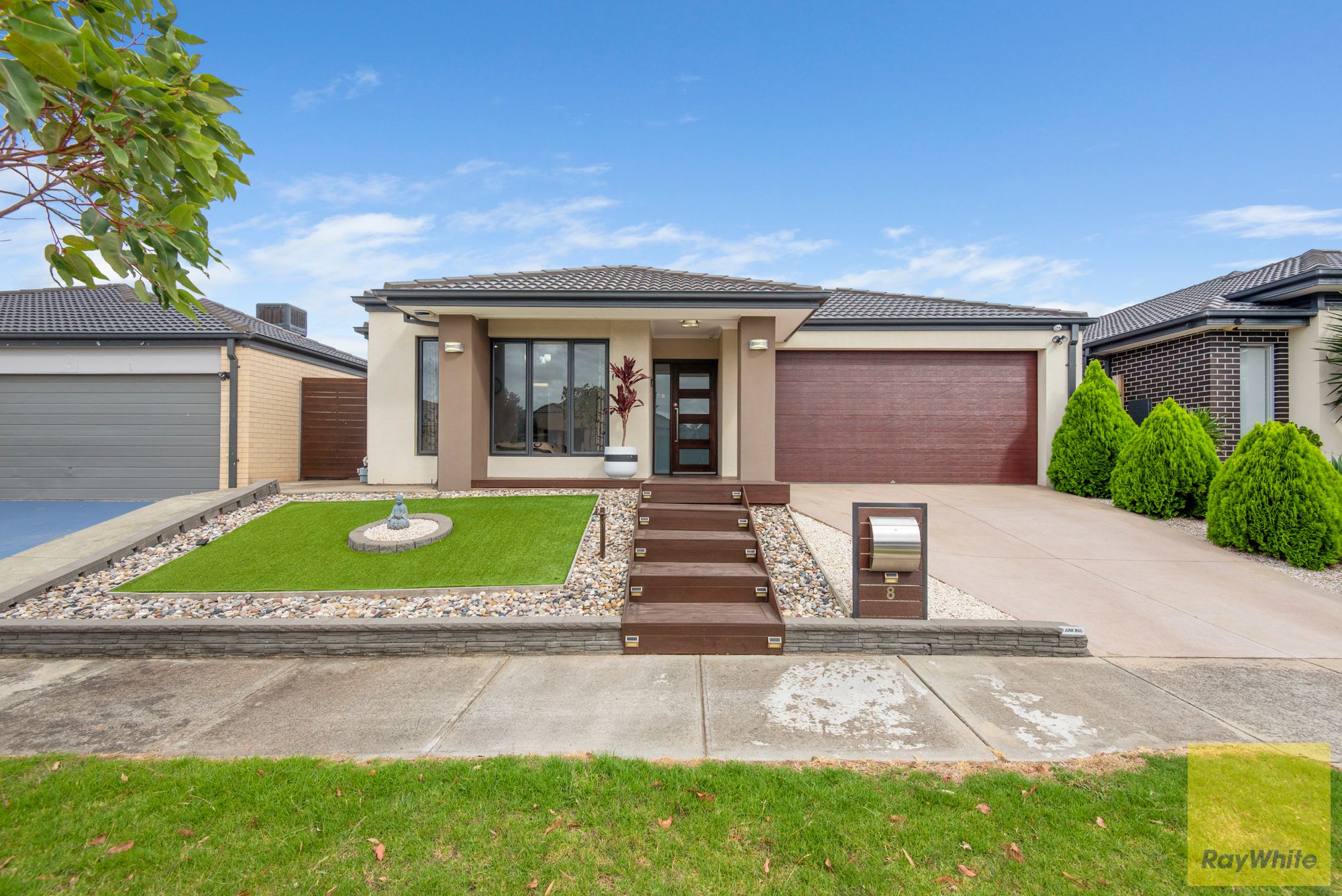 8 Plume Place, Point Cook, VIC 3030