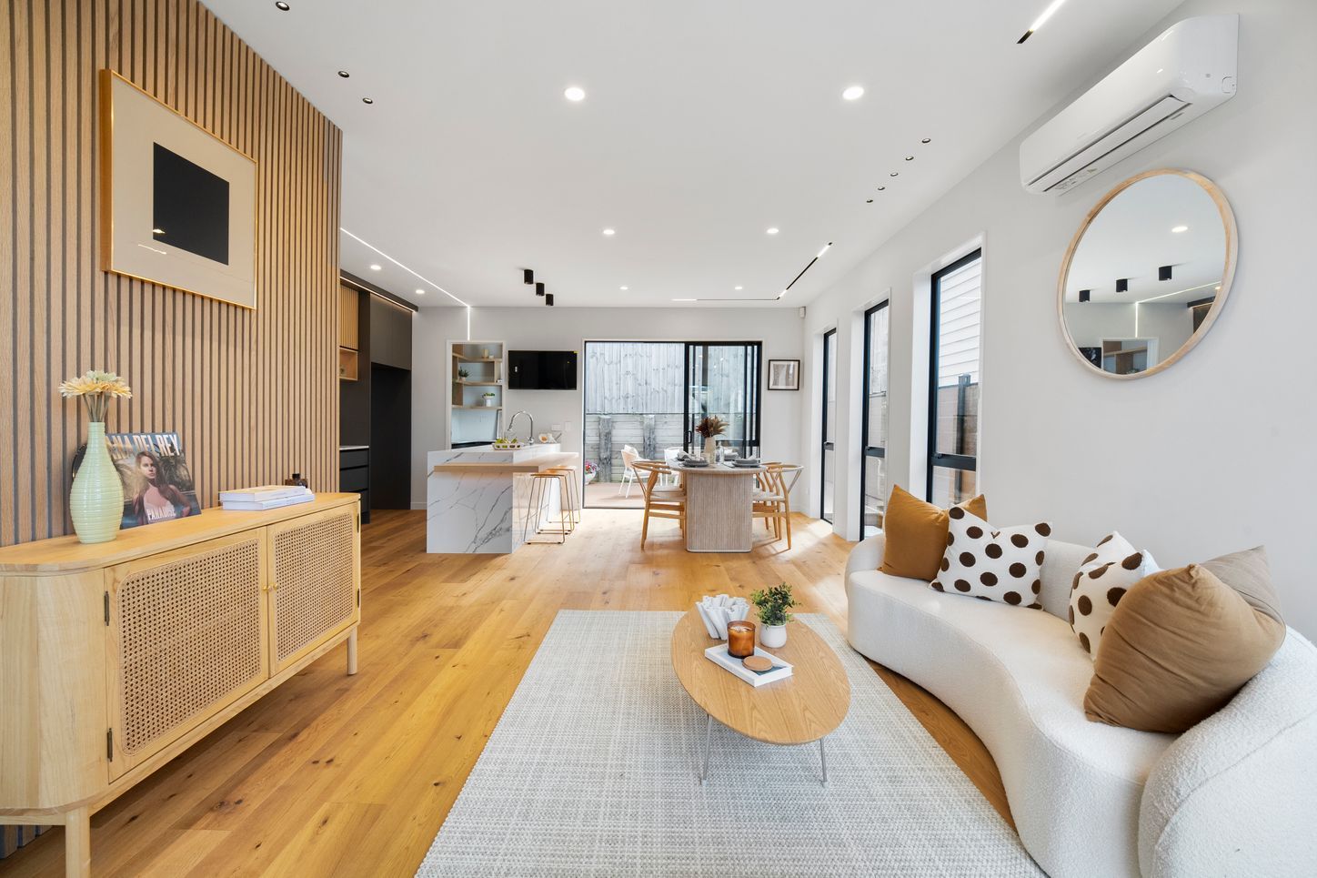 6/8 Park Rise, Campbells Bay, North Shore City