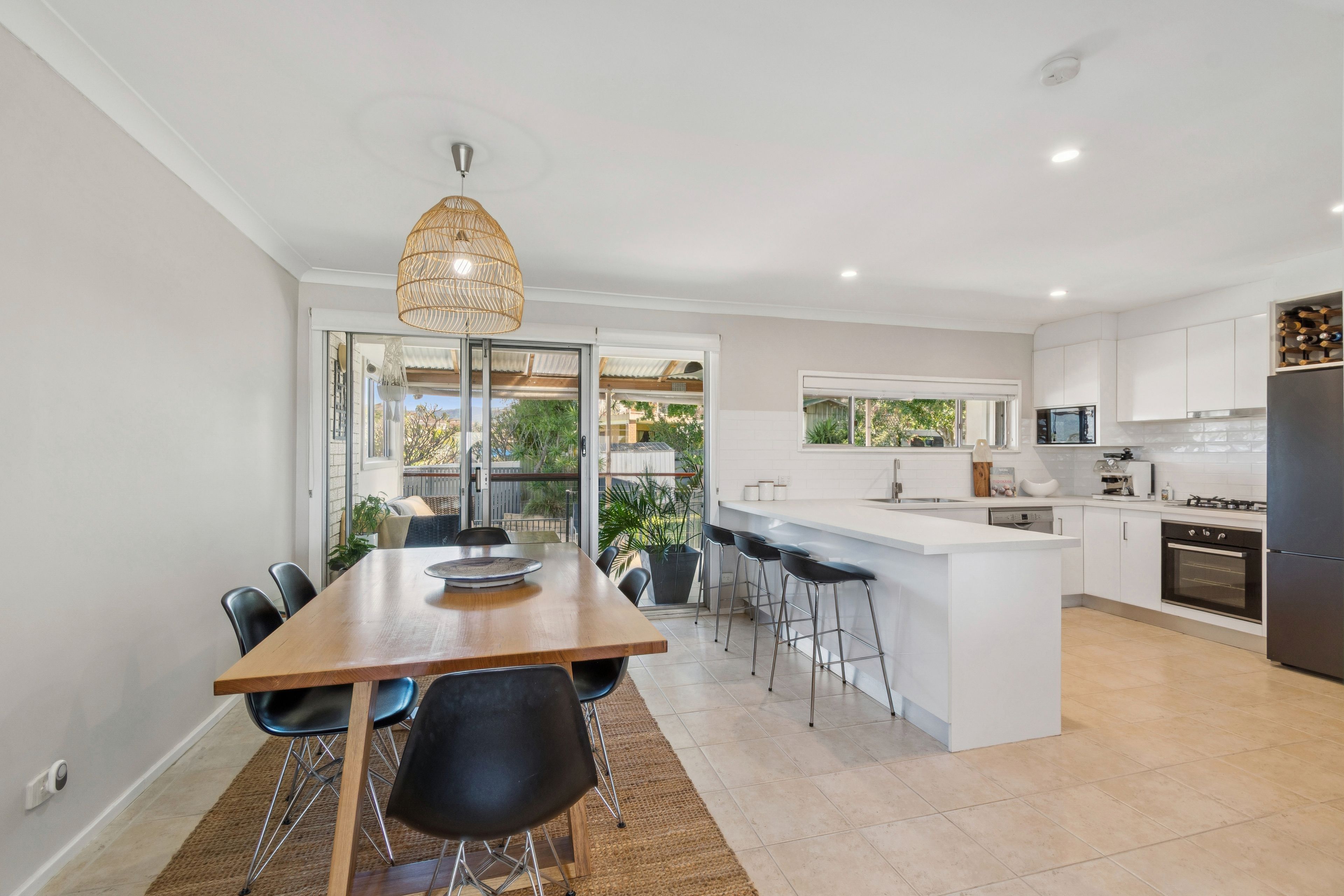 10 Burrows Avenue — photo 3 of 17