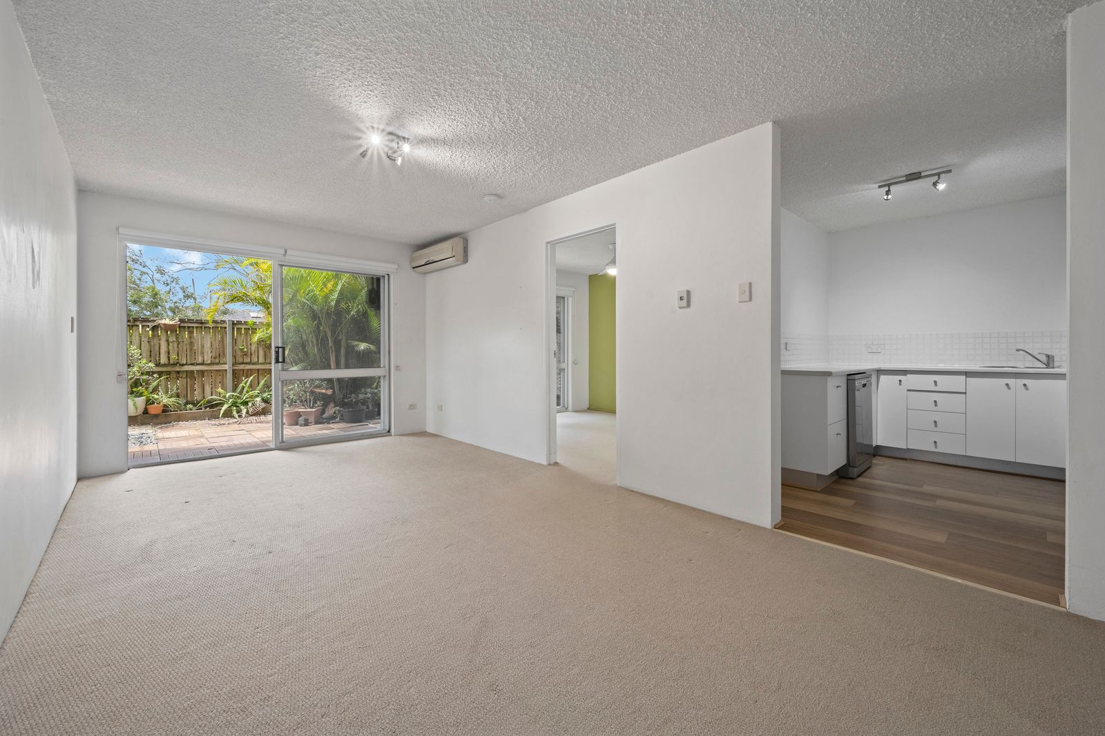 2/8 Moffatt Street — photo from Ray White Scarborough