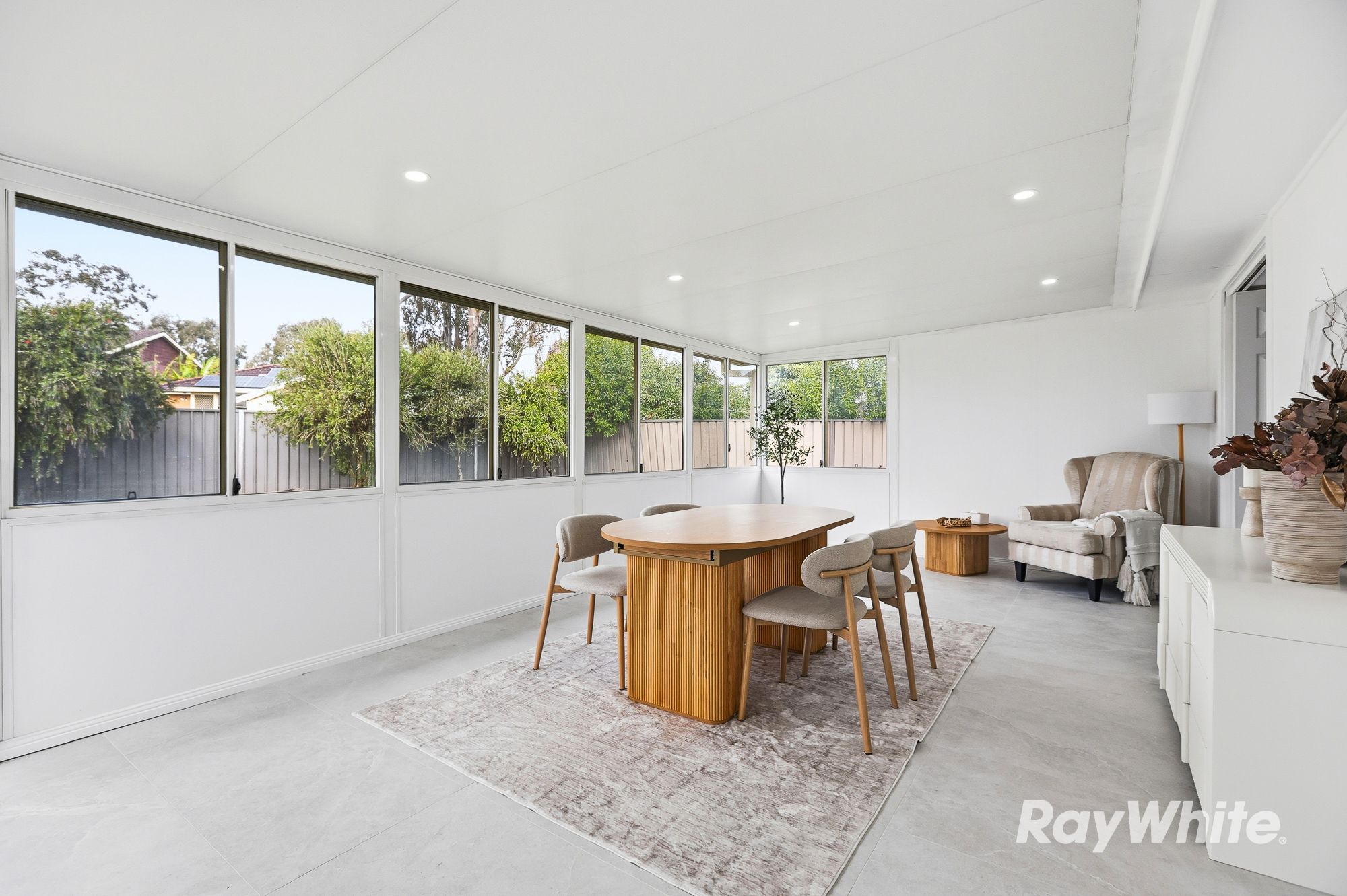 27 Hennesy Crescent — photo 15 of 16