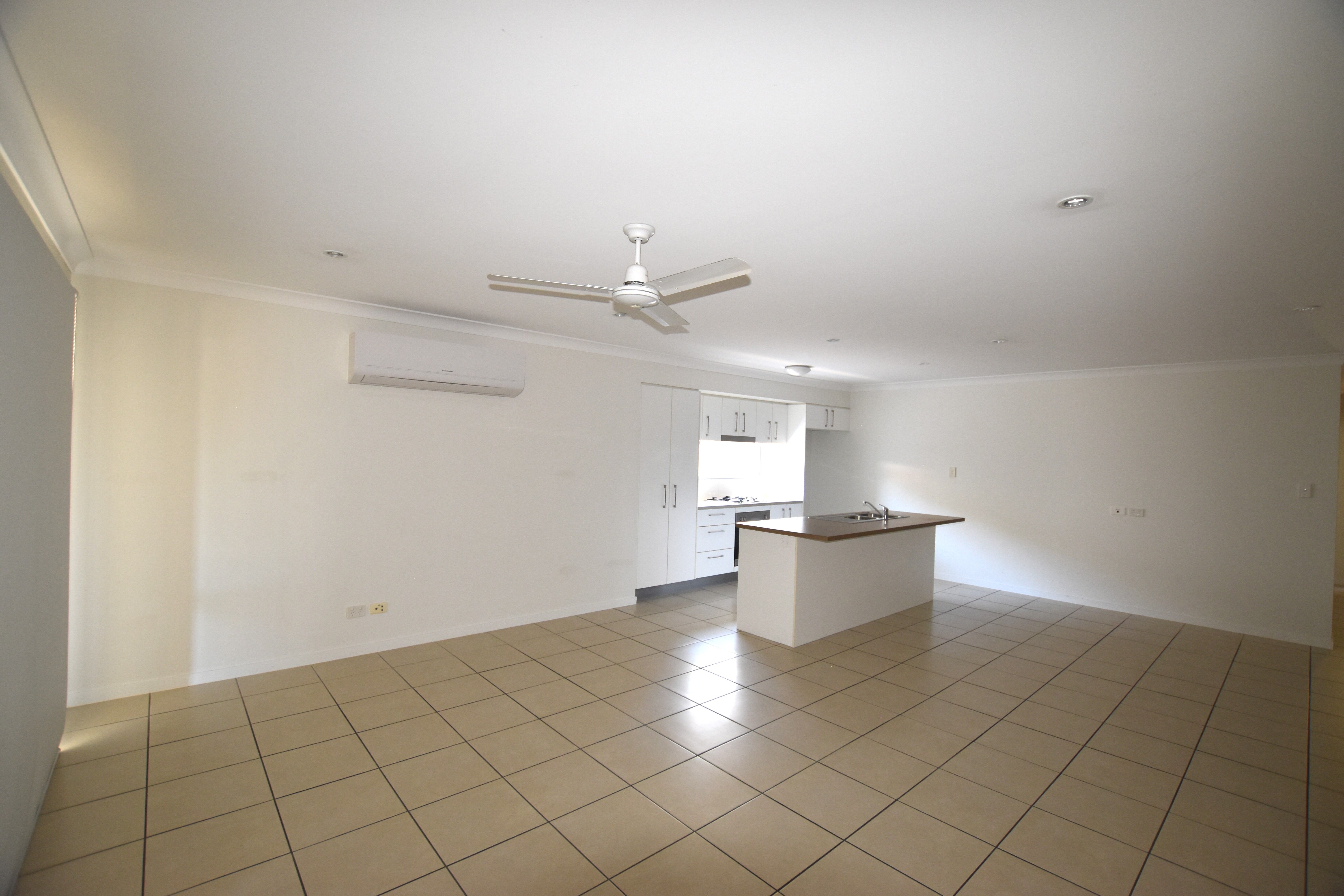 10 Oakdale Place, Kirkwood, QLD 4680