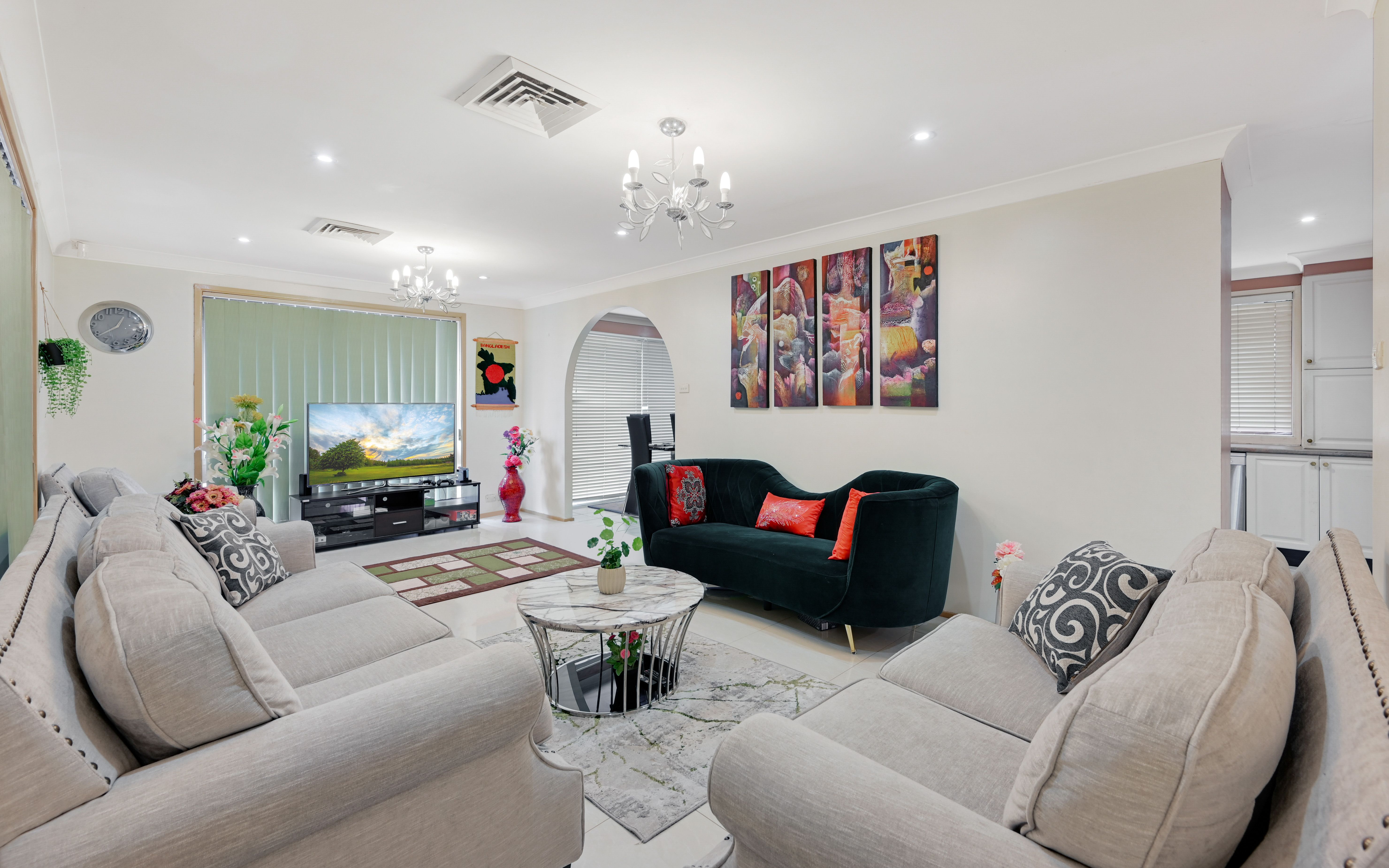 31 Rutherglen Drive, St Andrews, NSW 2566