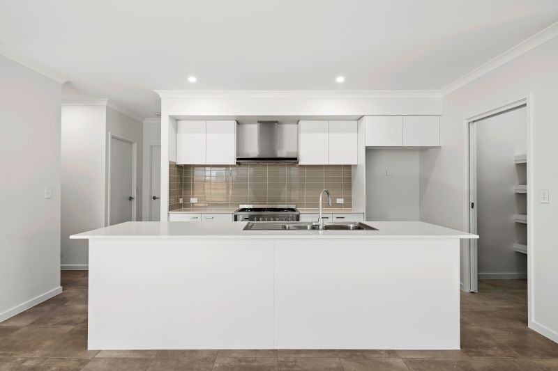 16 Wishart Crescent, Baringa, QLD 4551