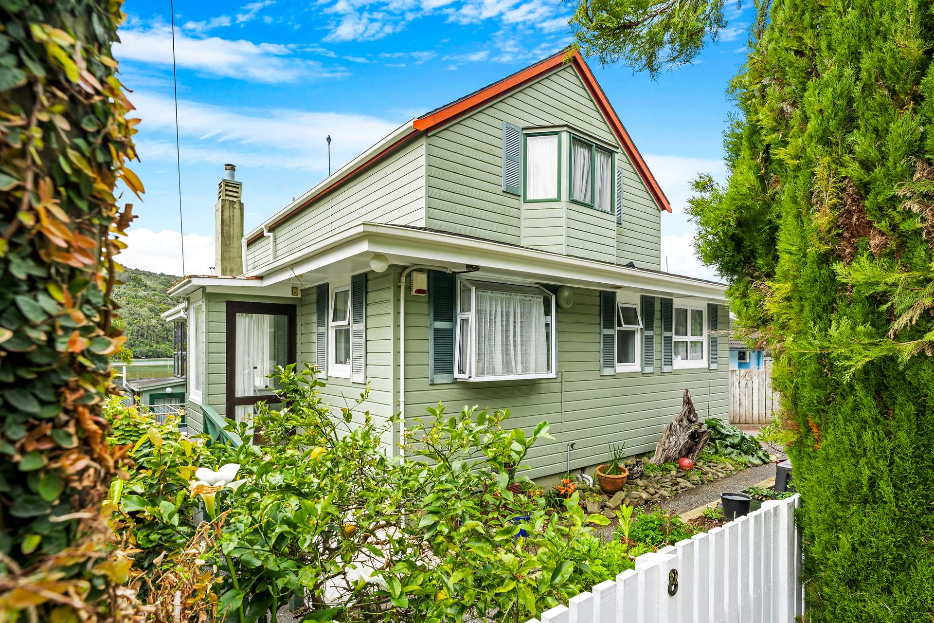 8 Waiwera Road photo 9