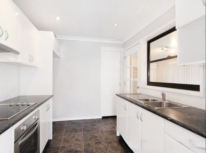 10 Danube Place, St Clair, NSW 2759