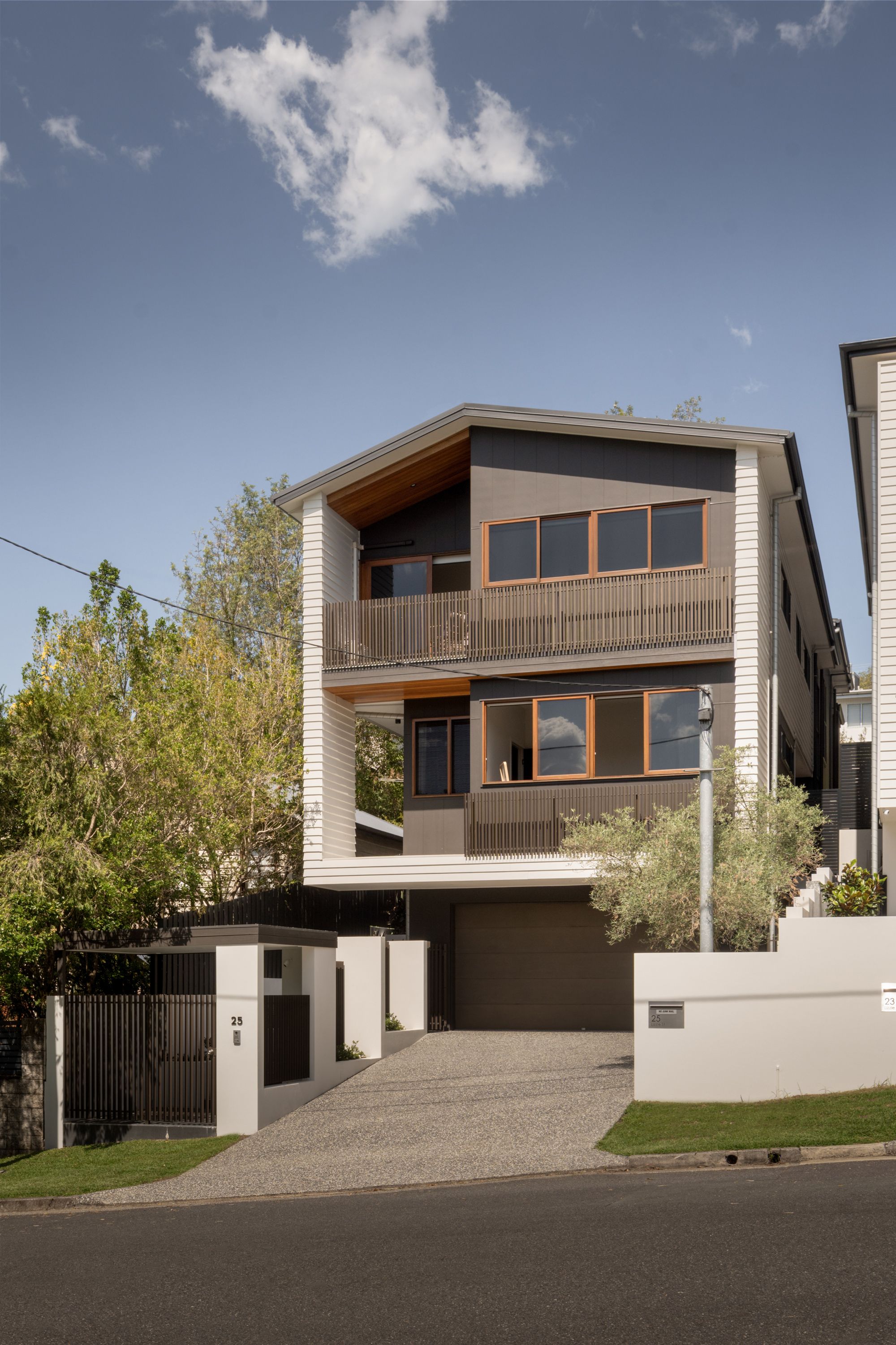 25 Lizzie Street, Bardon, QLD 4065