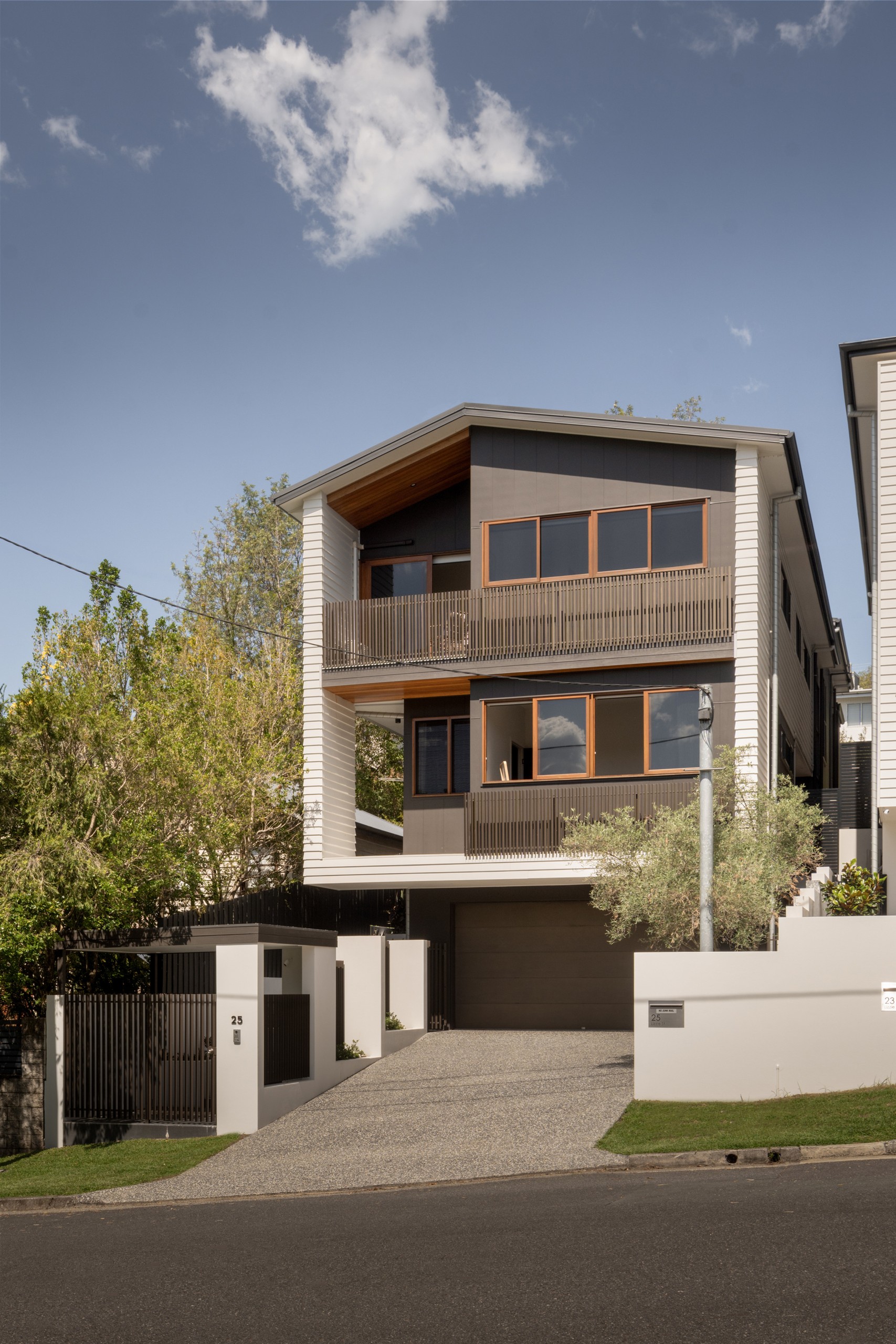 25 Lizzie Street, Bardon, QLD 4065