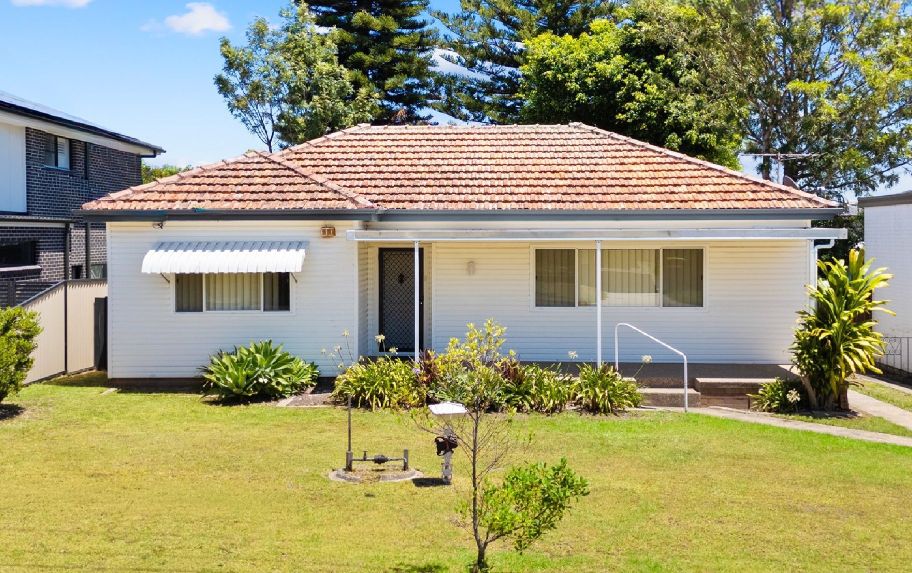 1 Fullerton Crescent, Riverwood NSW 2210